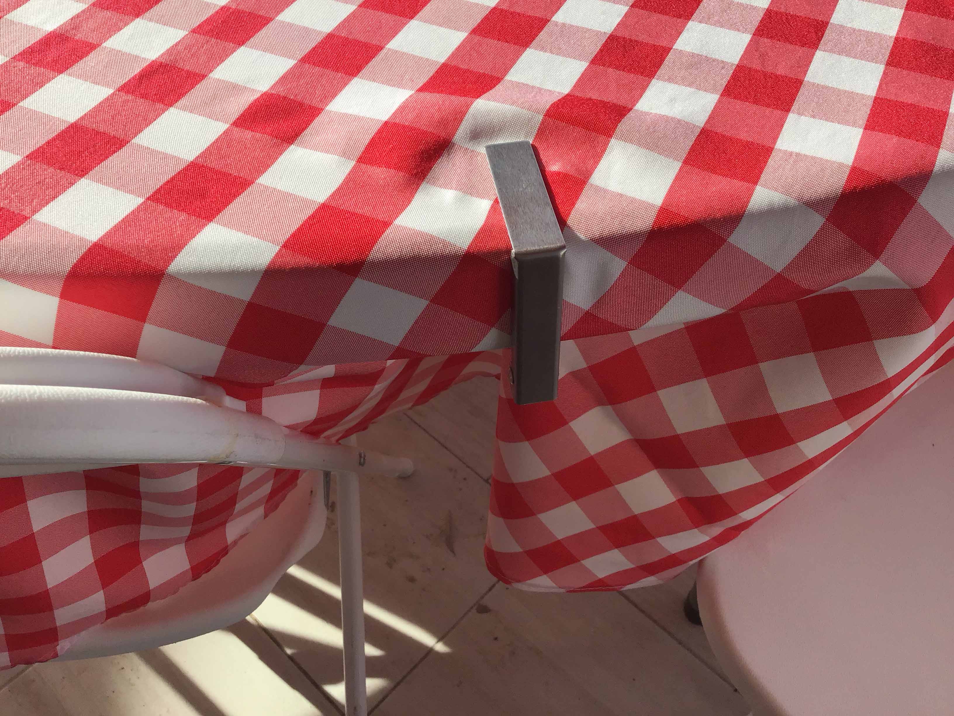 round tablecloths (white/red buffalo plaid checkered gingham) - 108