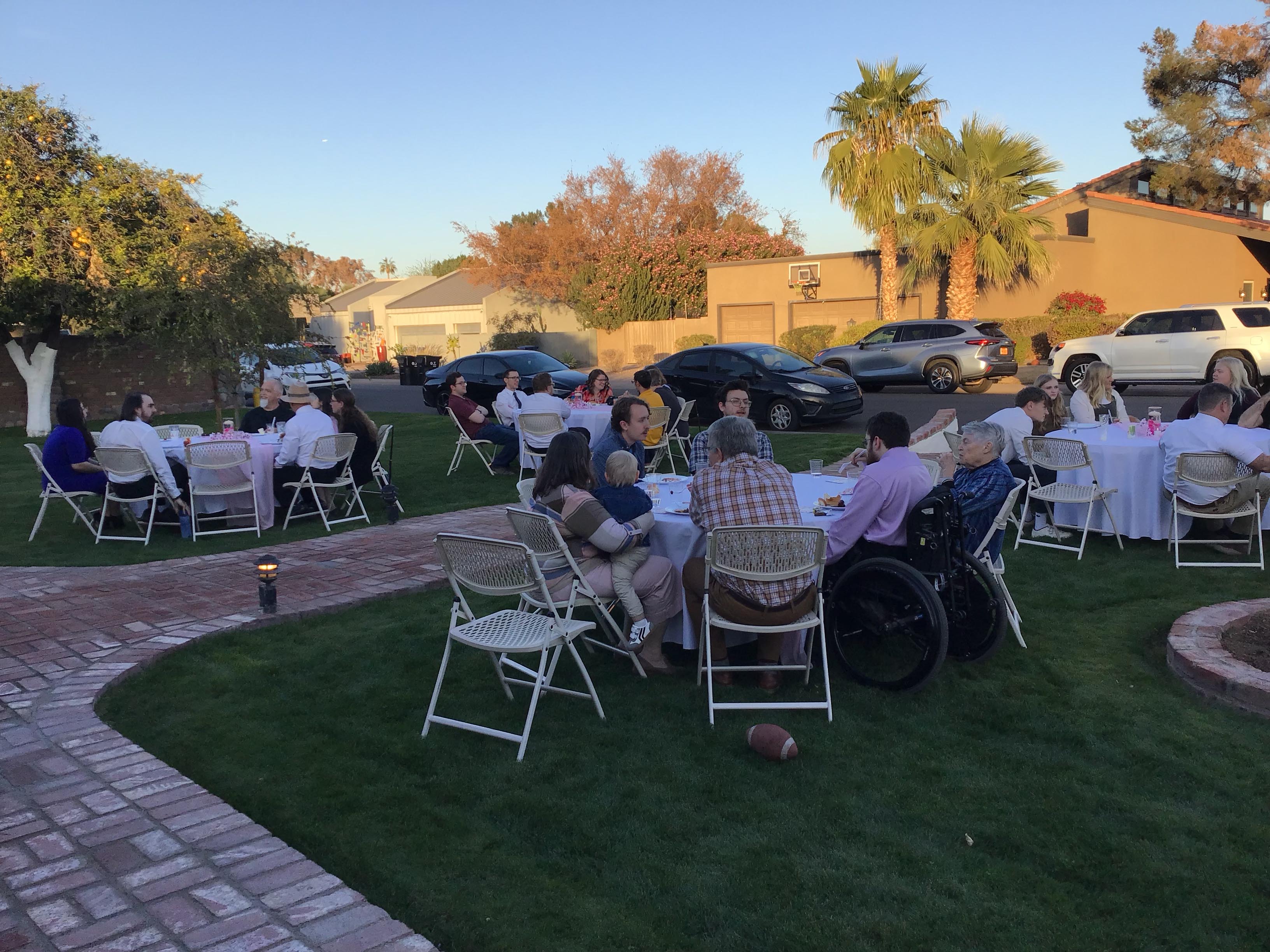 round tablecloths (white) - 108
