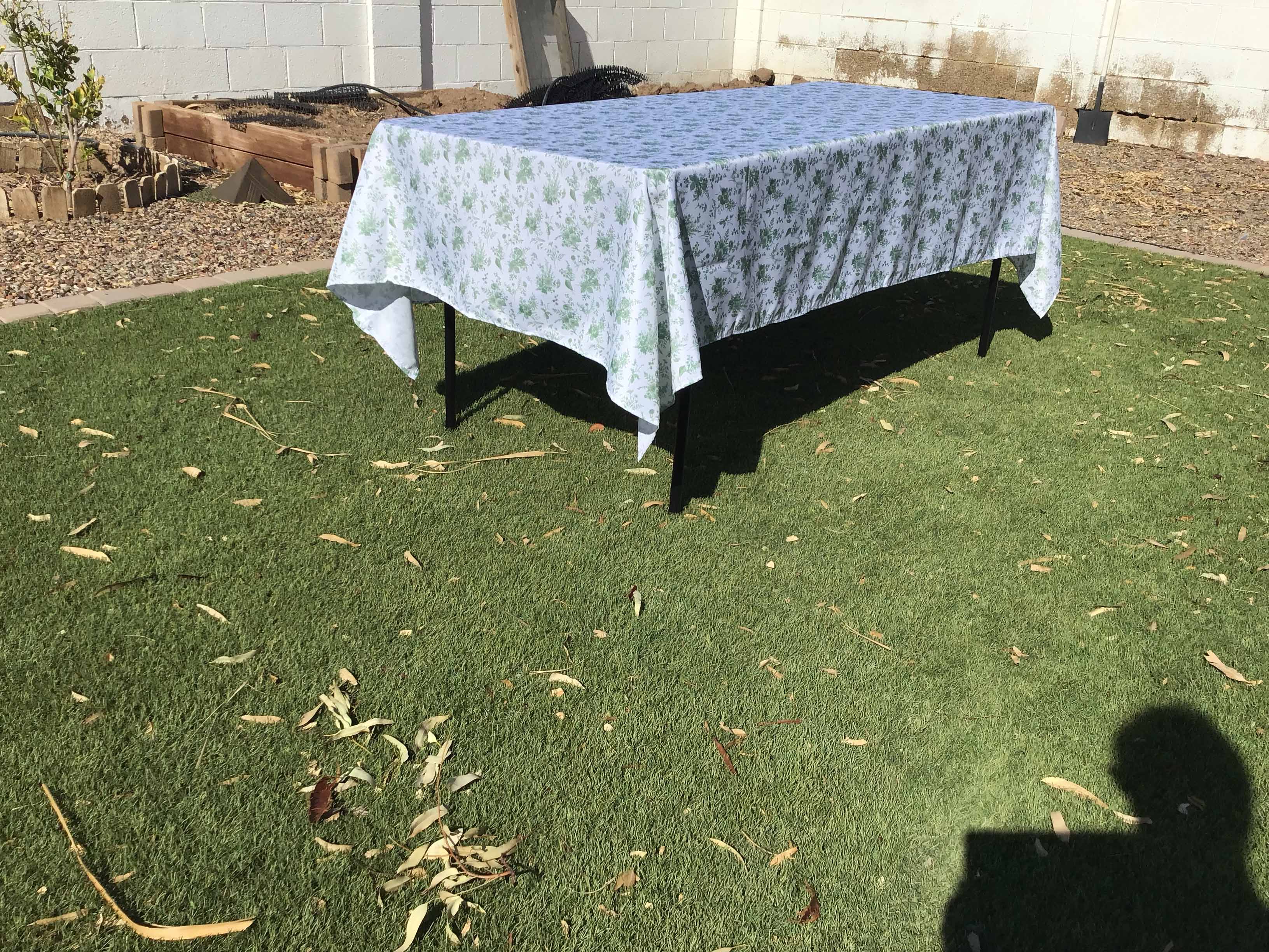 rectangle tablecloths (dusty sage green floral print) - 60 x 102