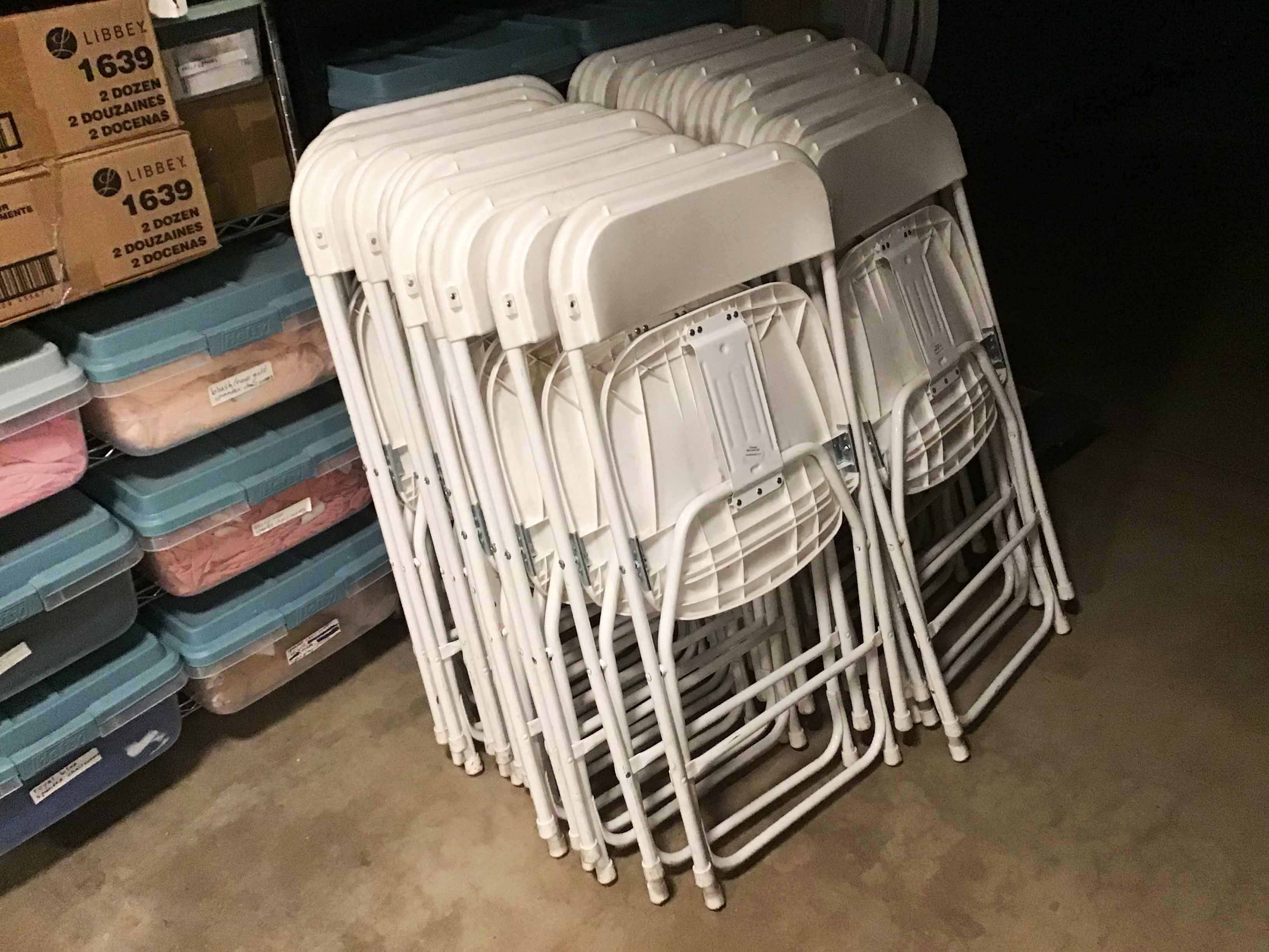 folding chairs (resin w/steel frame, white)
