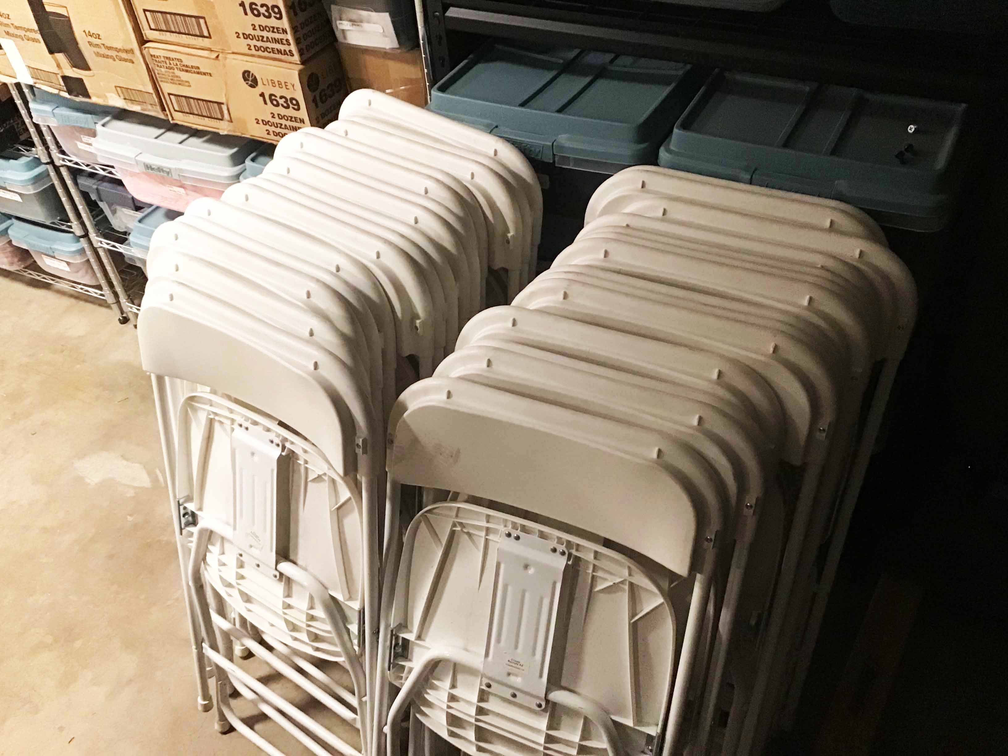 folding chairs (resin w/steel frame, white)
