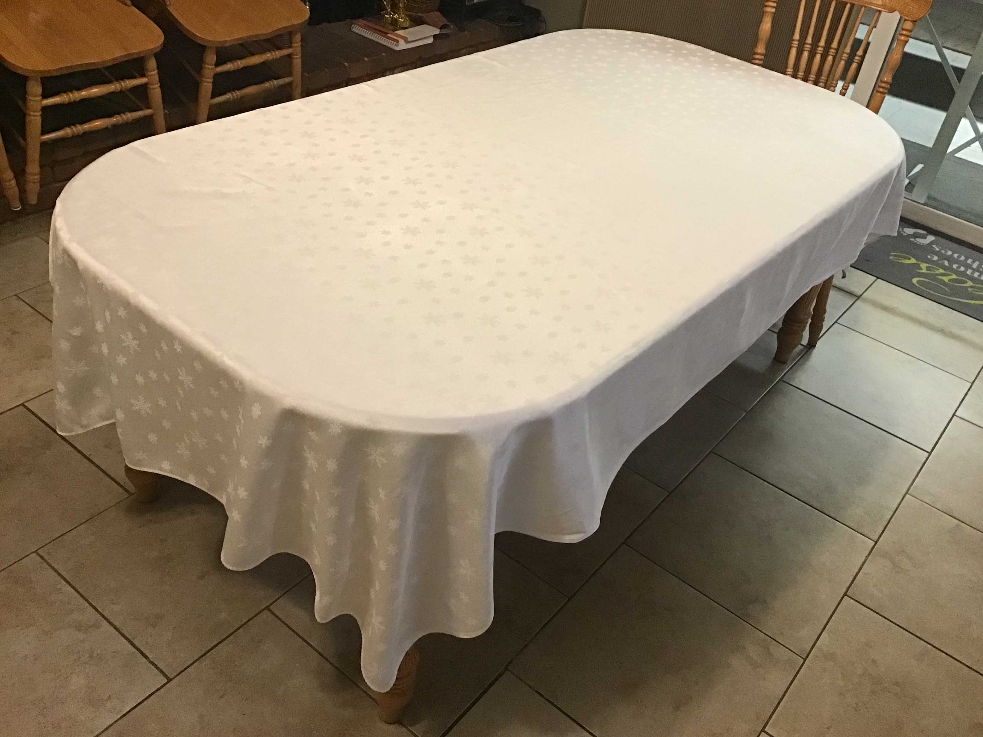 rectangle tablecloths (white; winter/Christmas snowflakes) - 55 x 102