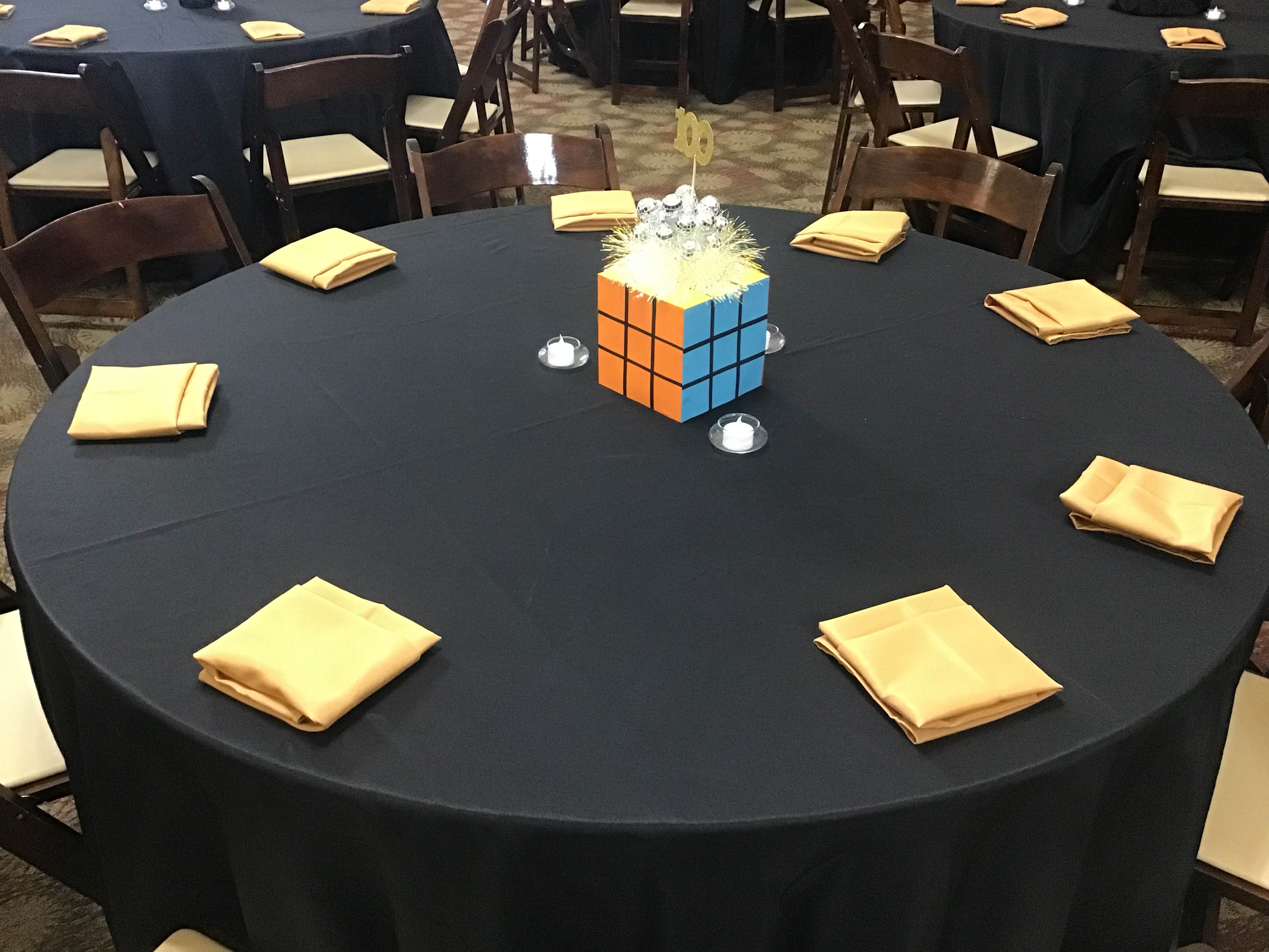 cloth dinner napkins (gold) - 17 x 17