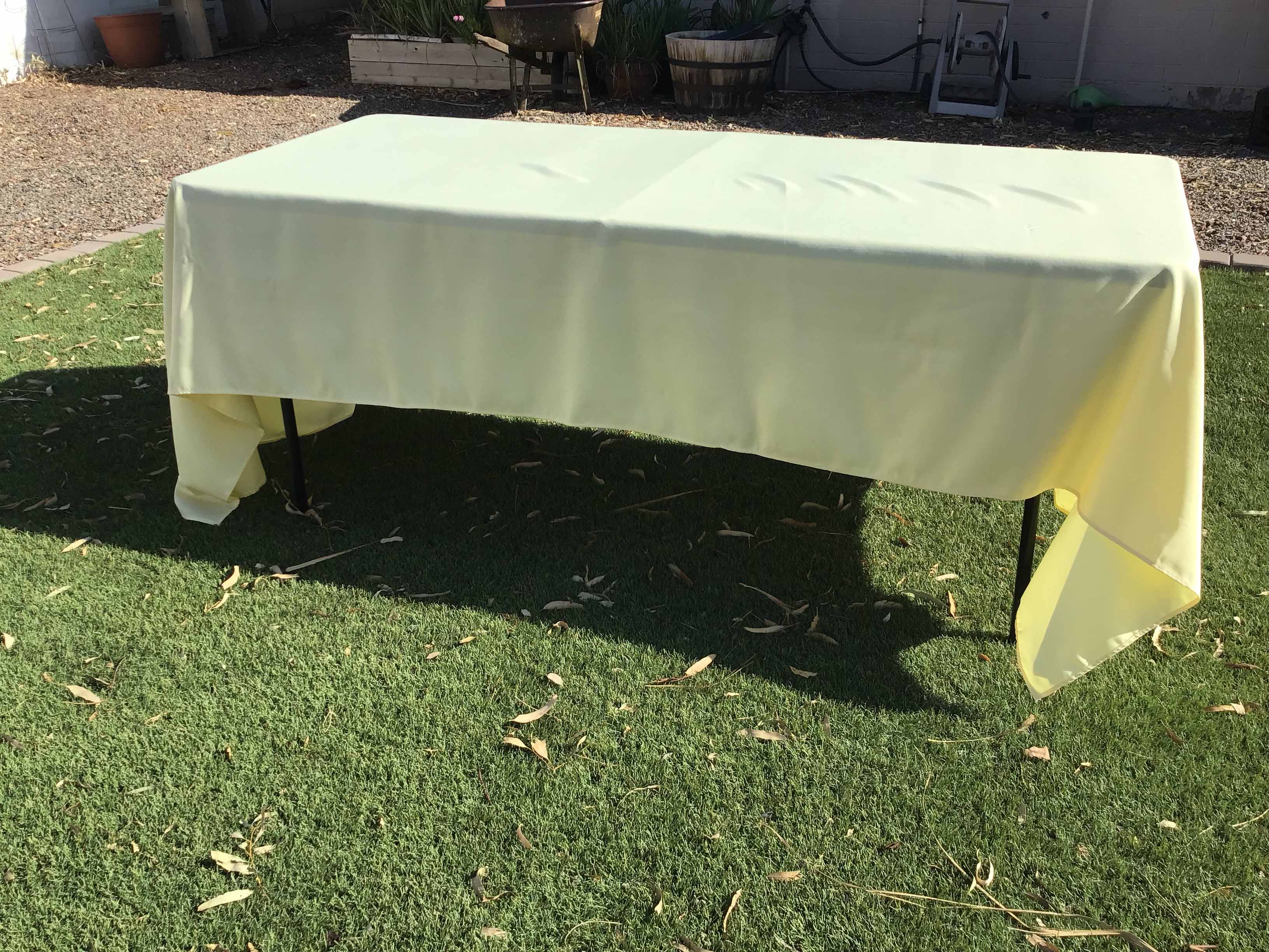 rectangle tablecloths (pastel yellow) - 60 x 120