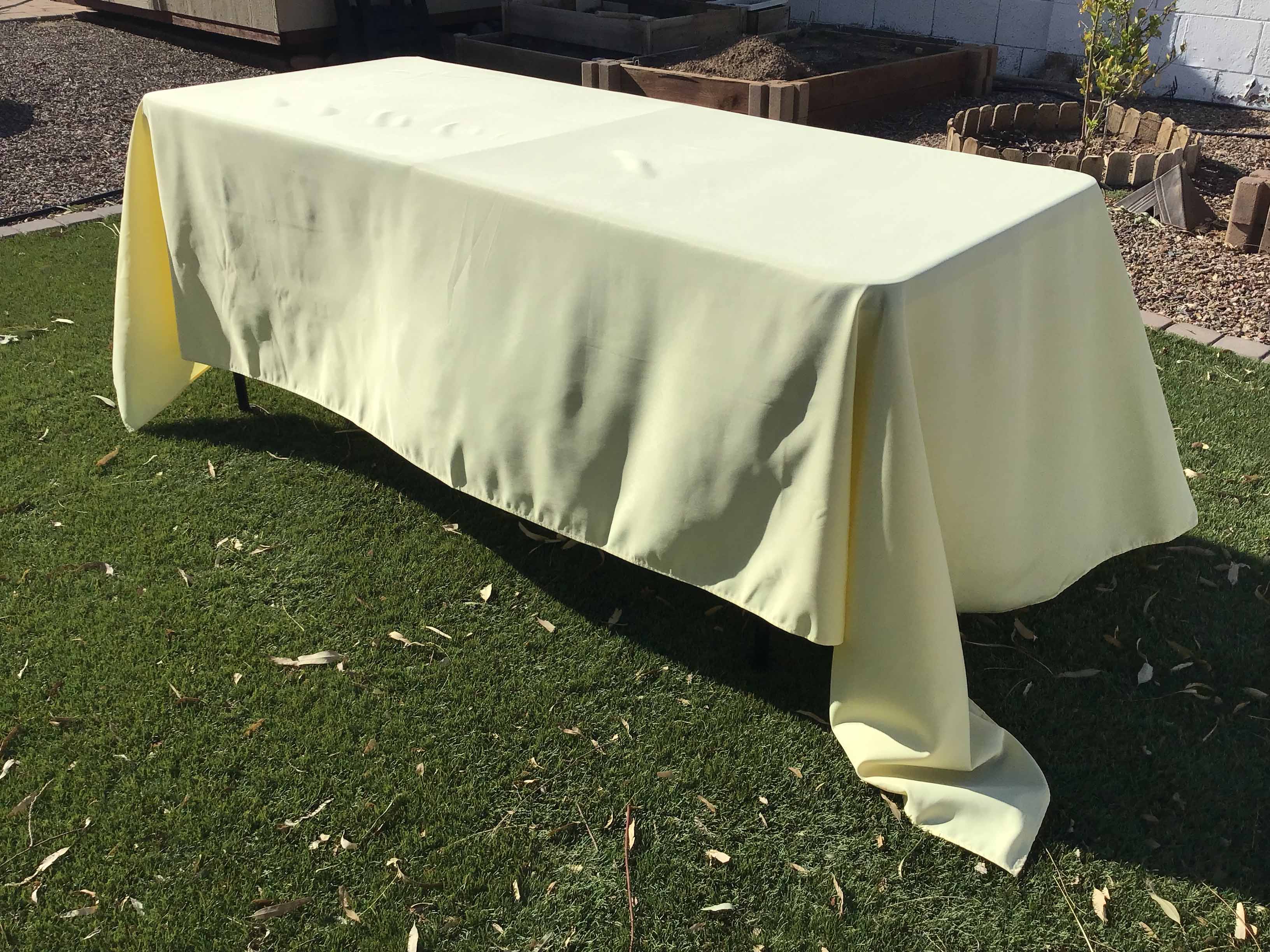 rectangle tablecloths (pastel yellow) - 60 x 120