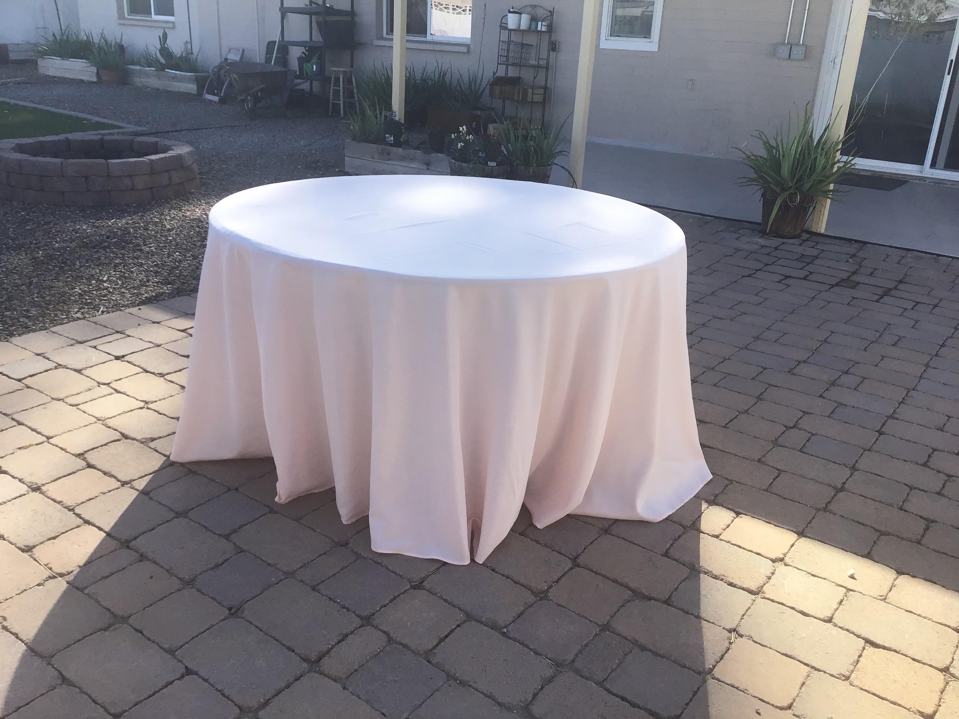 round tablecloths (blush) - 120