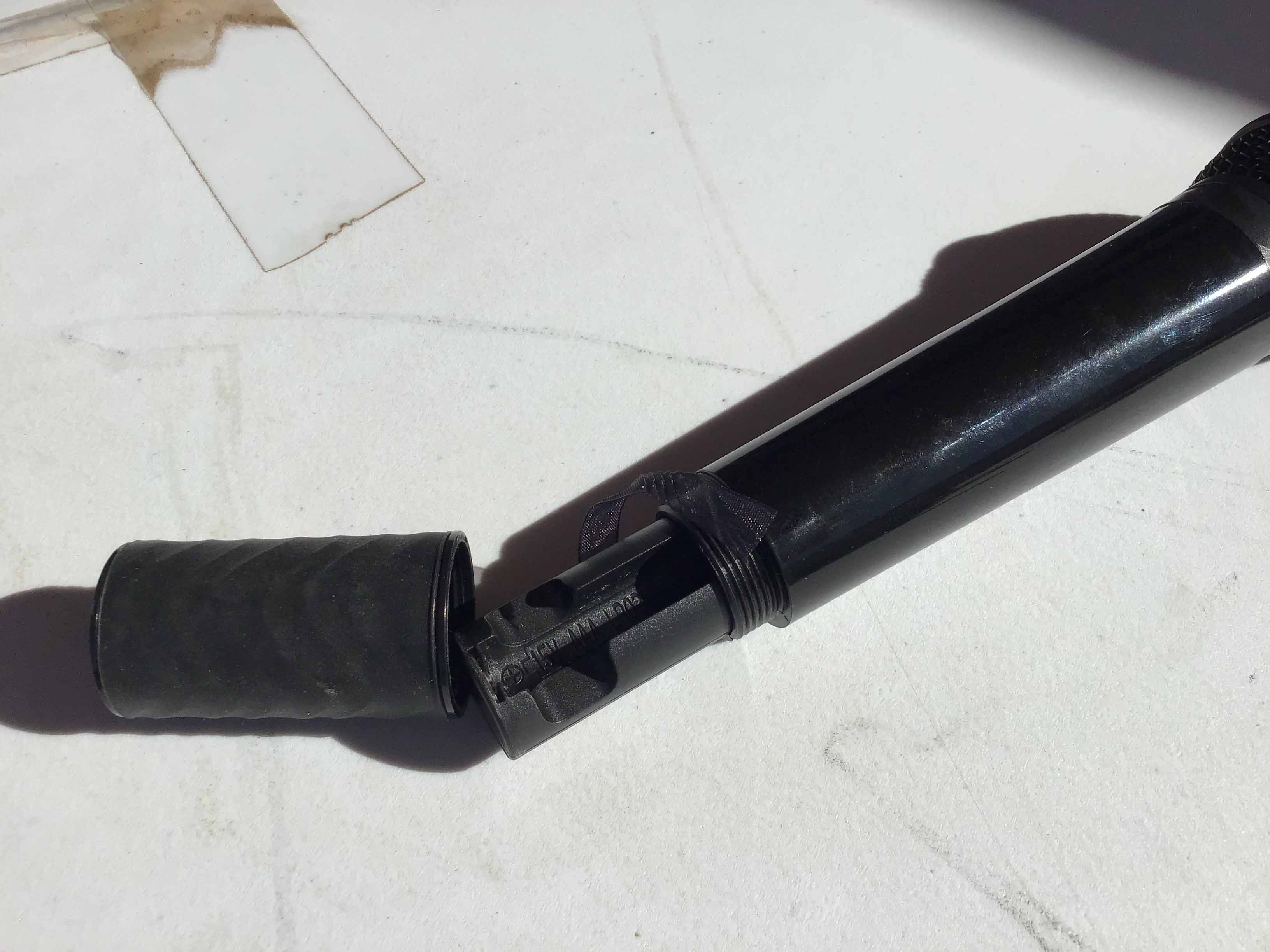 wireless microphone (Singing Machine)