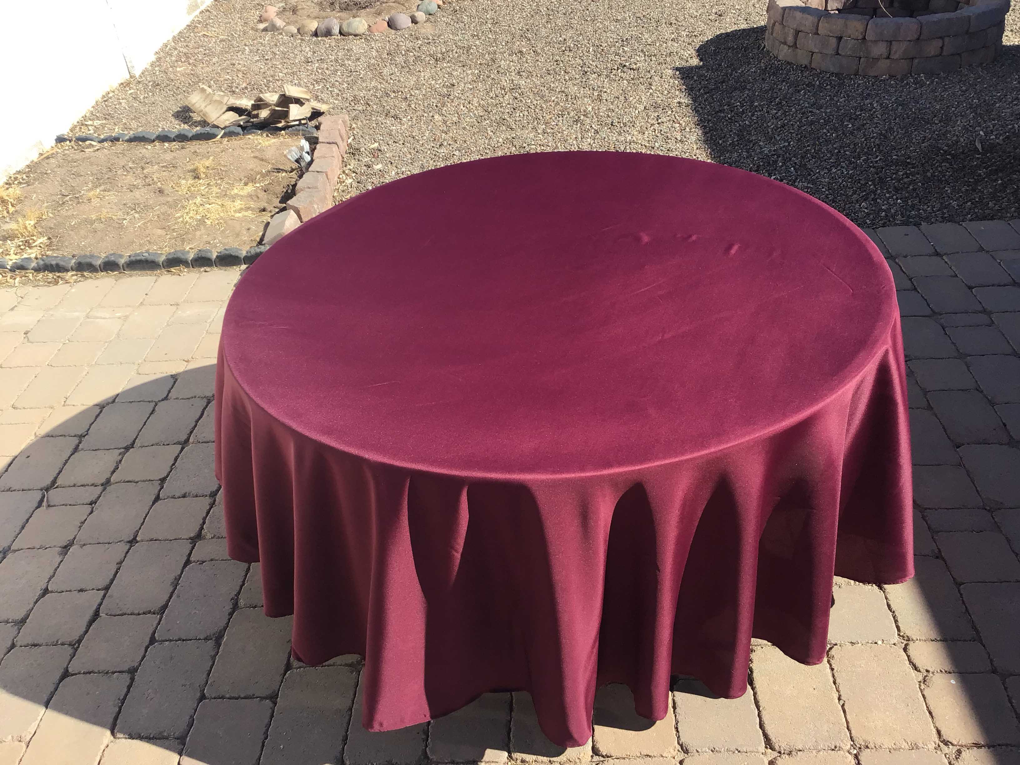 round tablecloths (burgundy) - 108