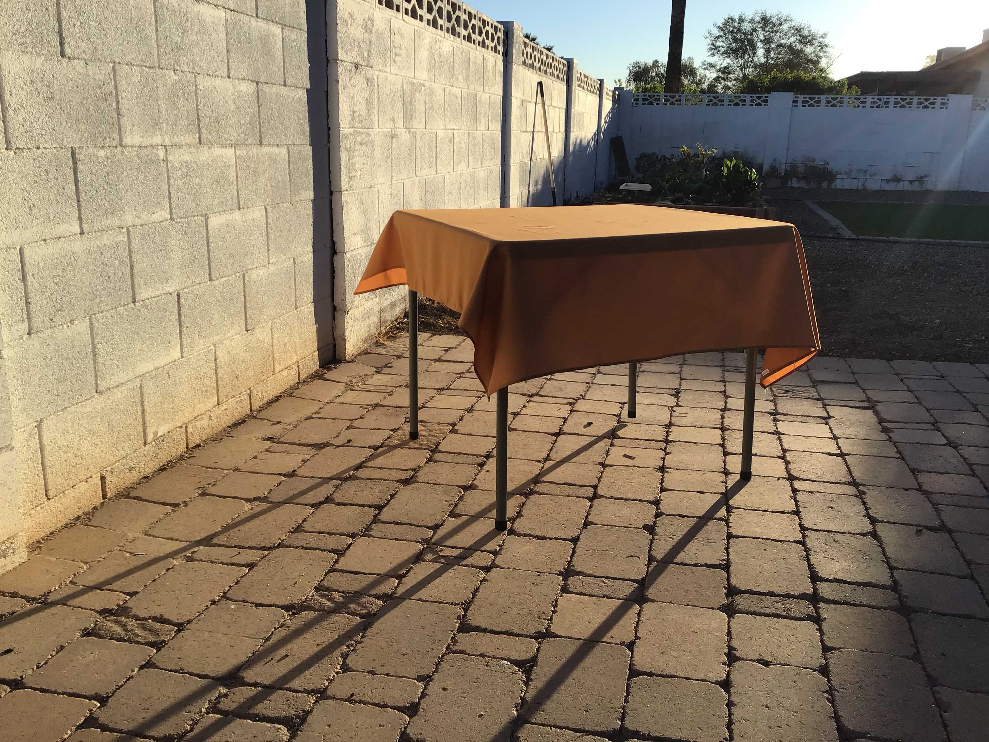 square tablecloths (gold) - 54