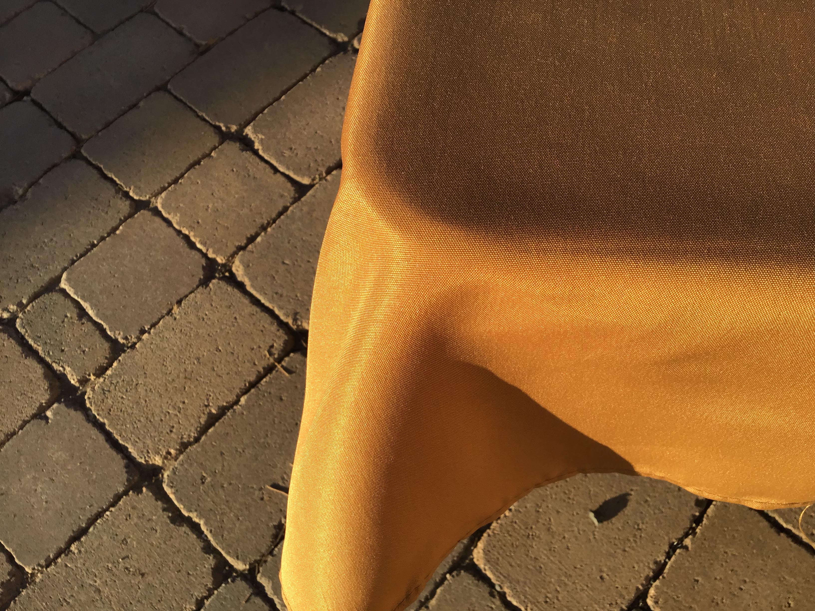 square tablecloths (gold) - 54