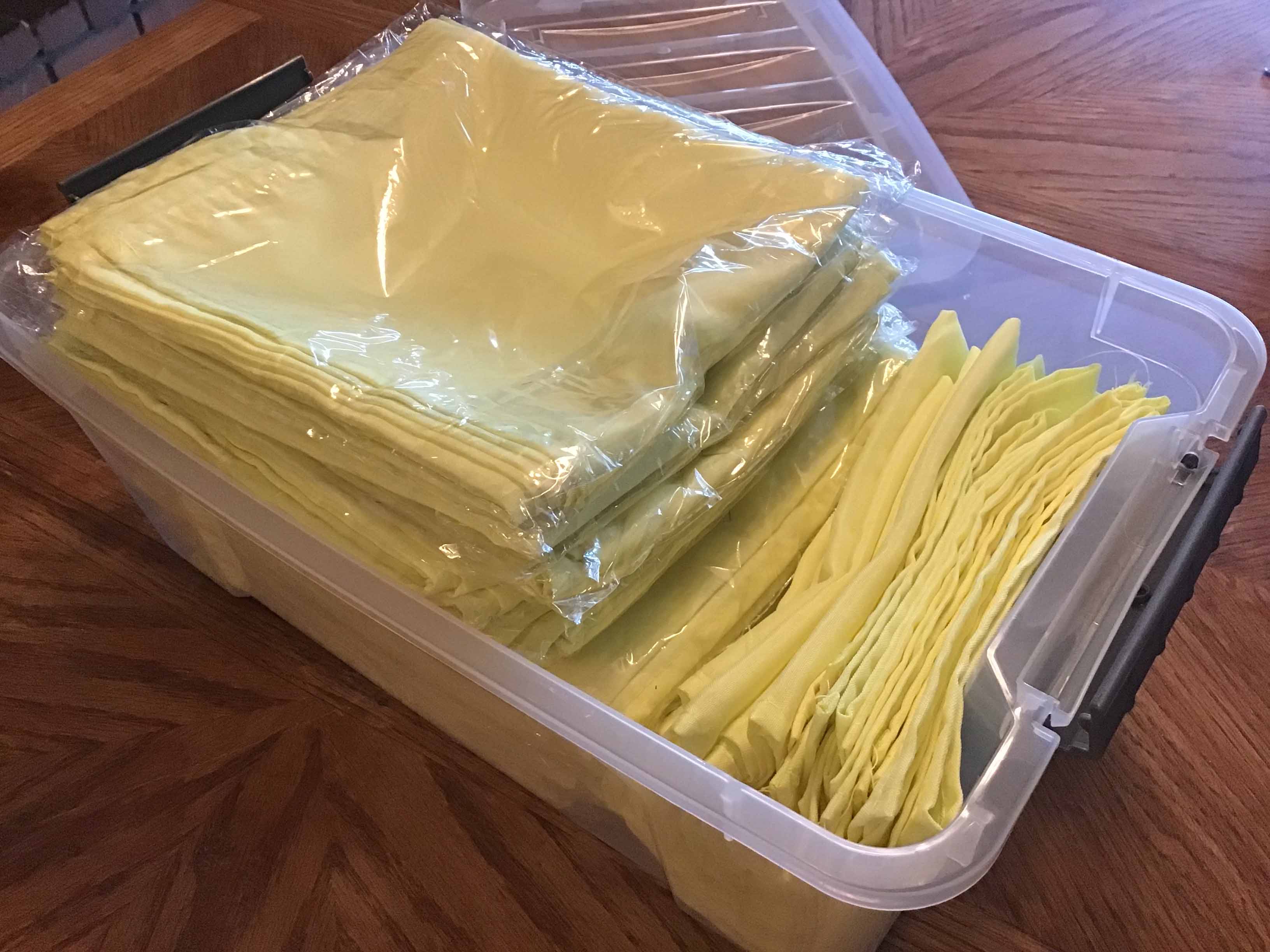 cloth dinner napkins (yellow) - 17 x 17