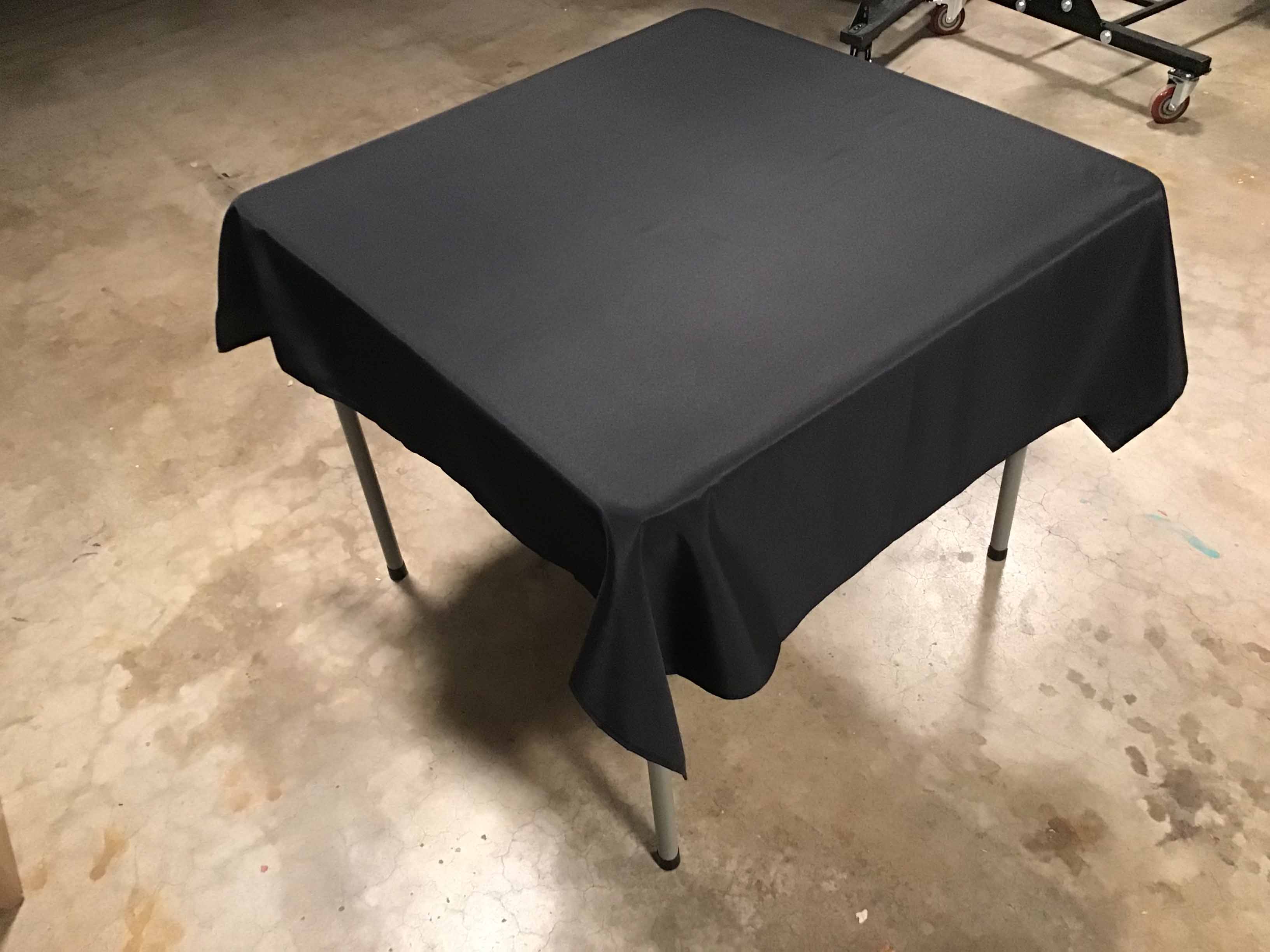 square tablecloths (black) - 54