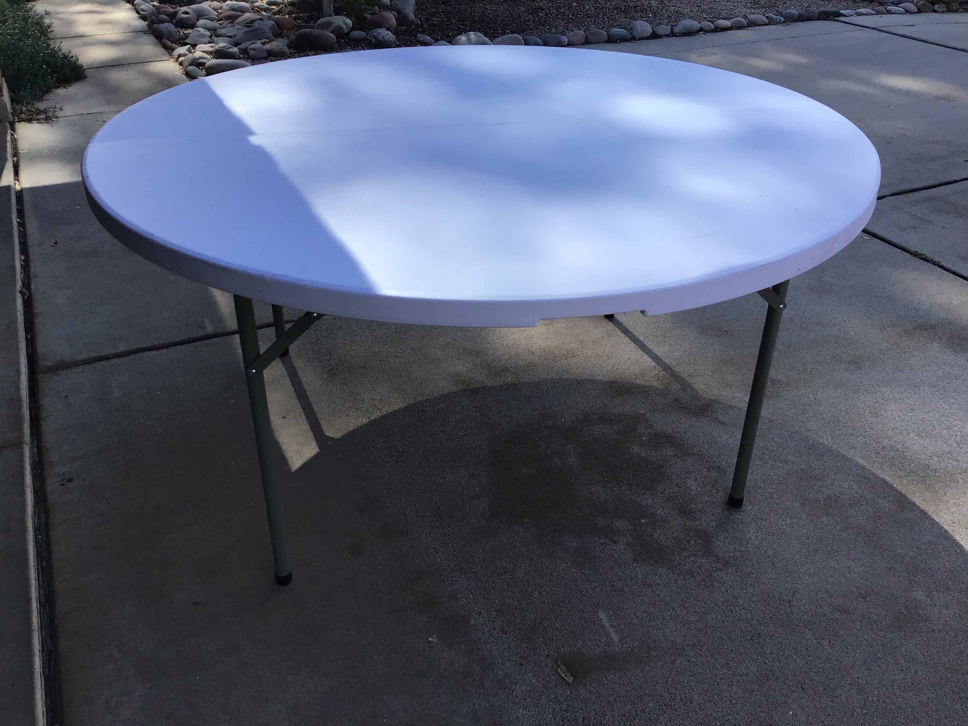 5 foot round tables