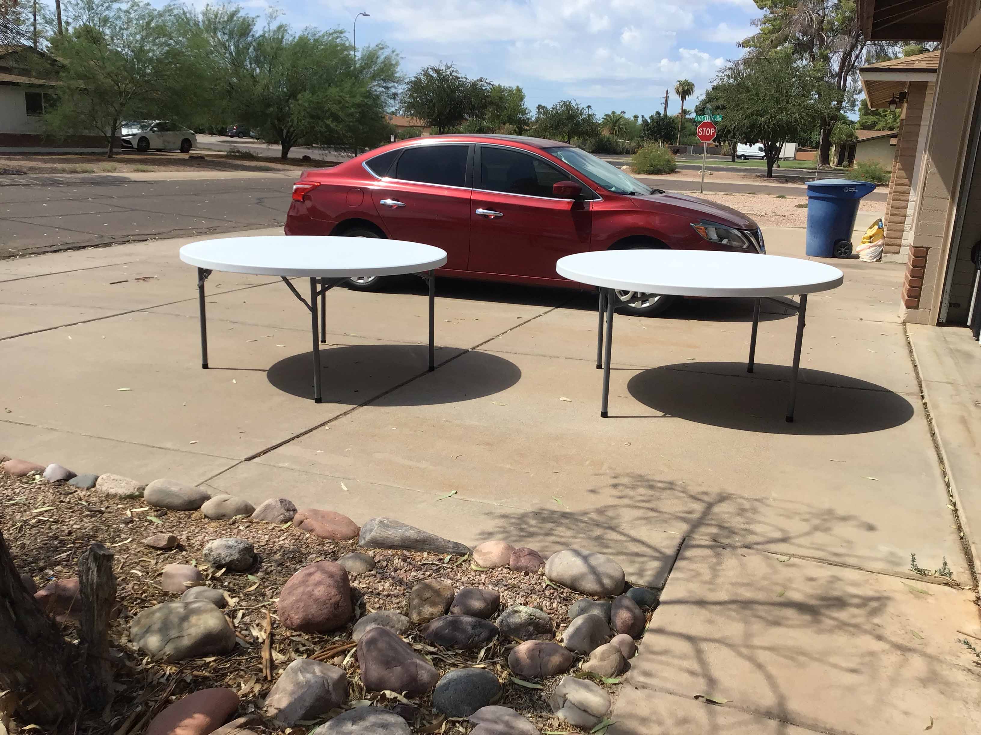 5 foot round tables