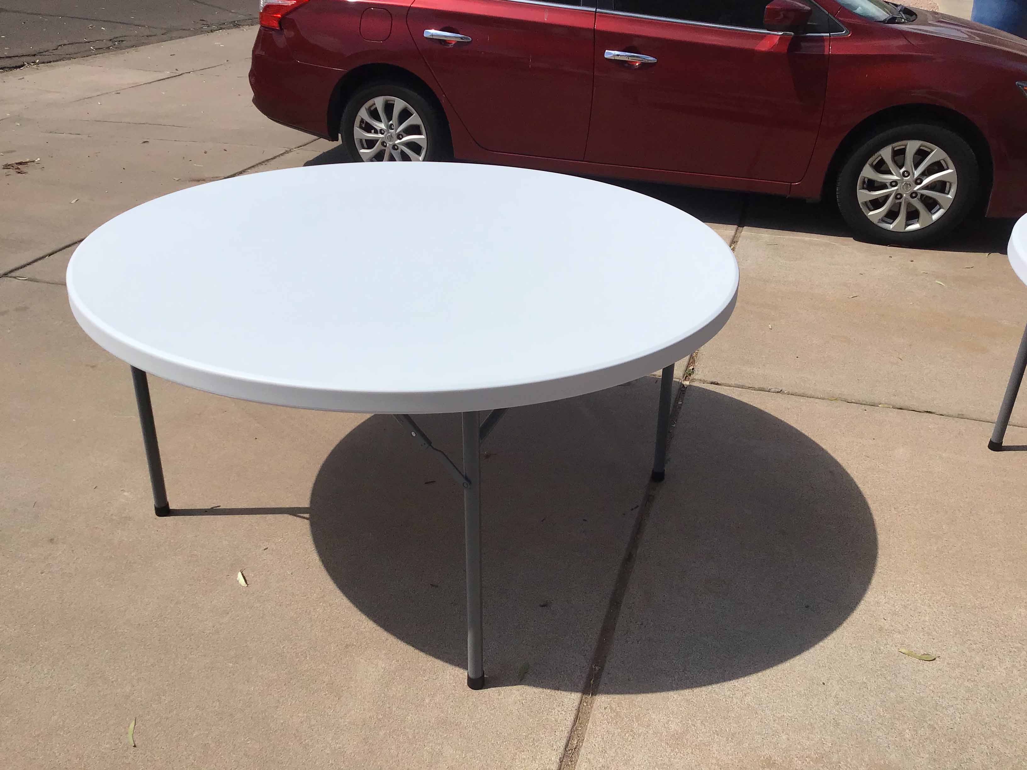 5 foot round tables