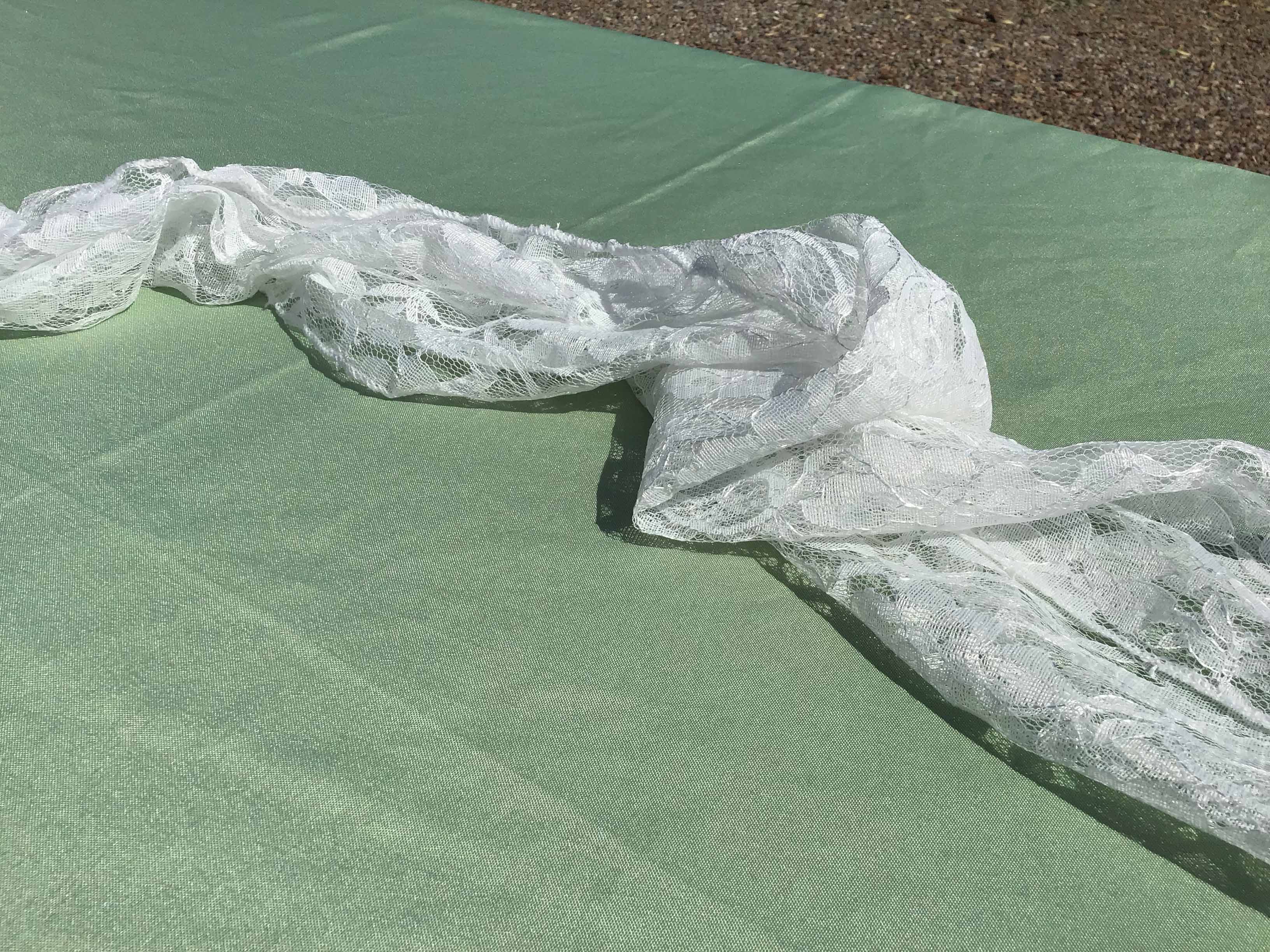 table runners (lace, white) - 14 x 108