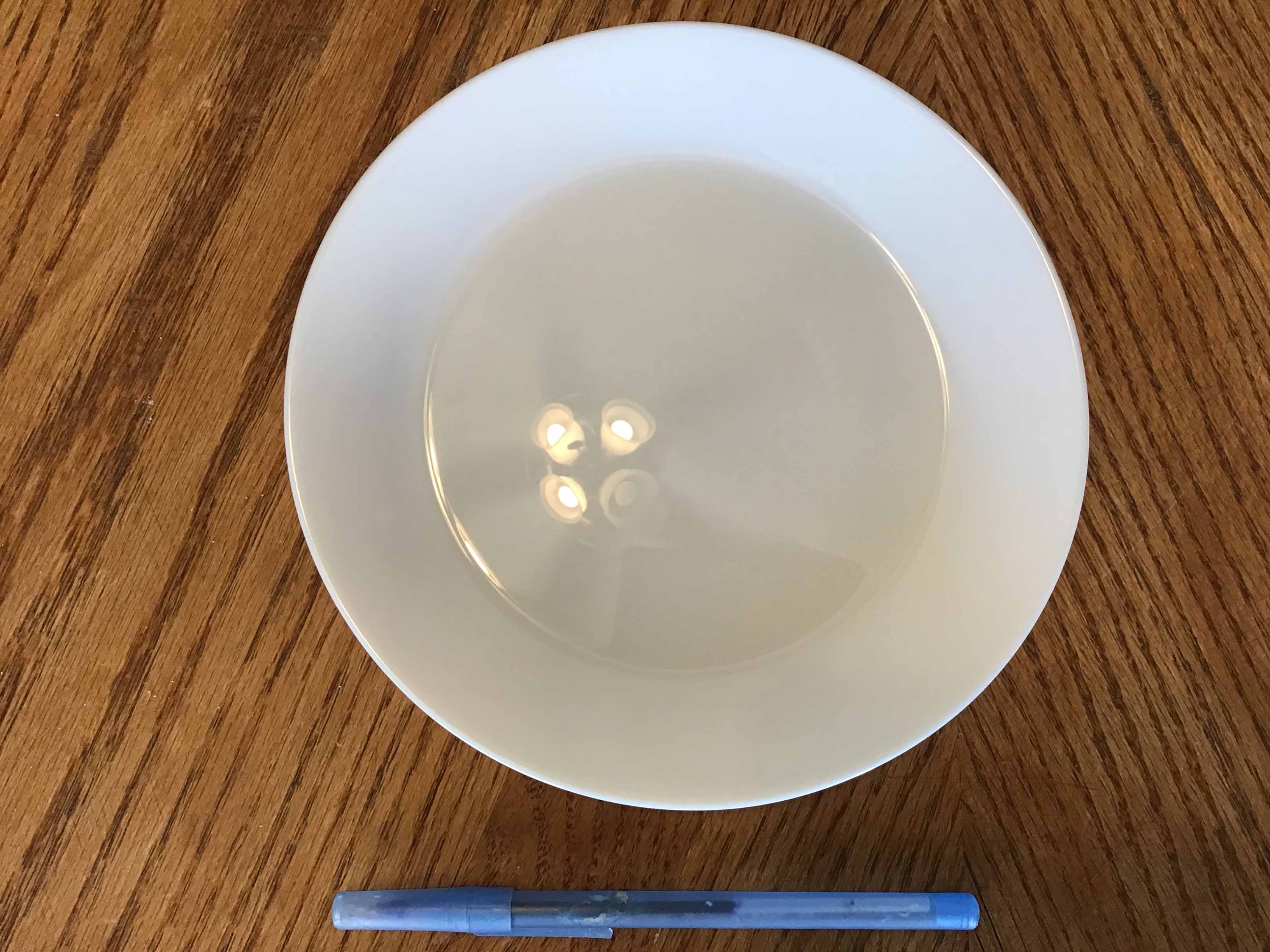 salad plates - glass (white, Oftast) - 7 1/2”