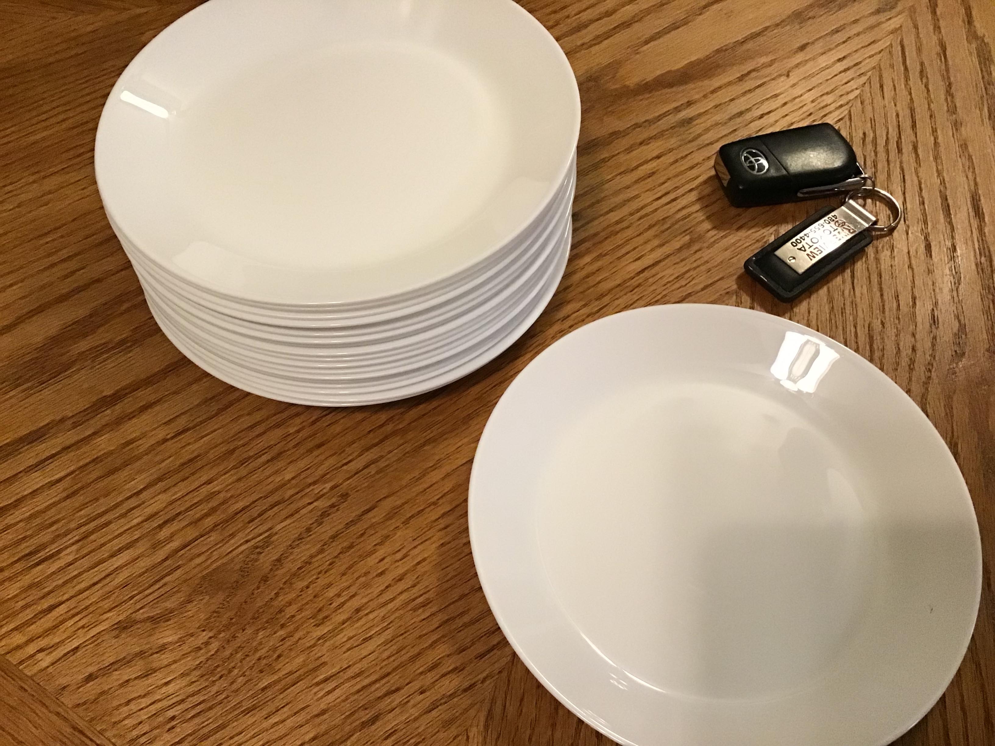 salad plates - glass (white, Oftast) - 7 1/2”