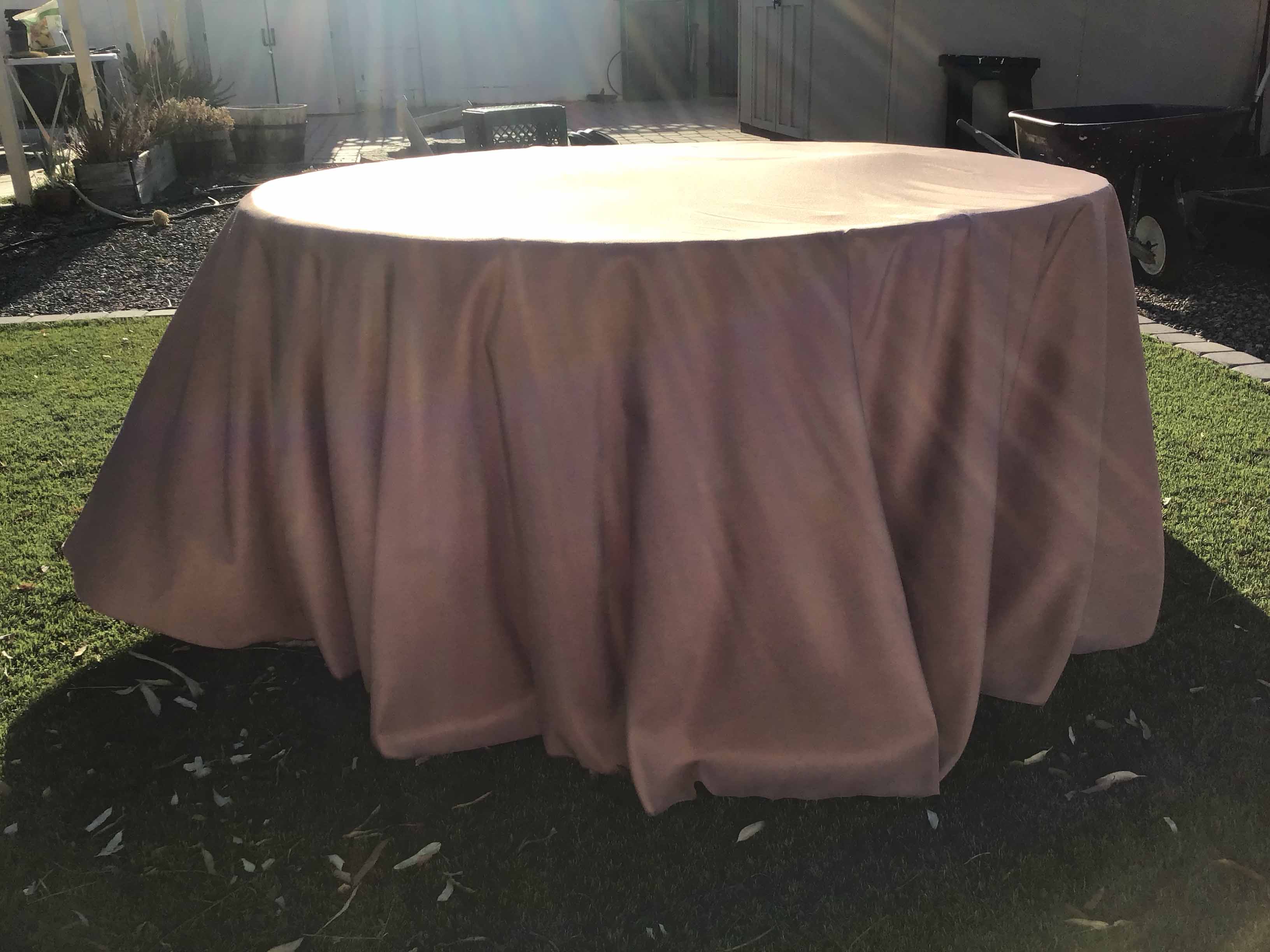 round tablecloths (latte rose) - 120