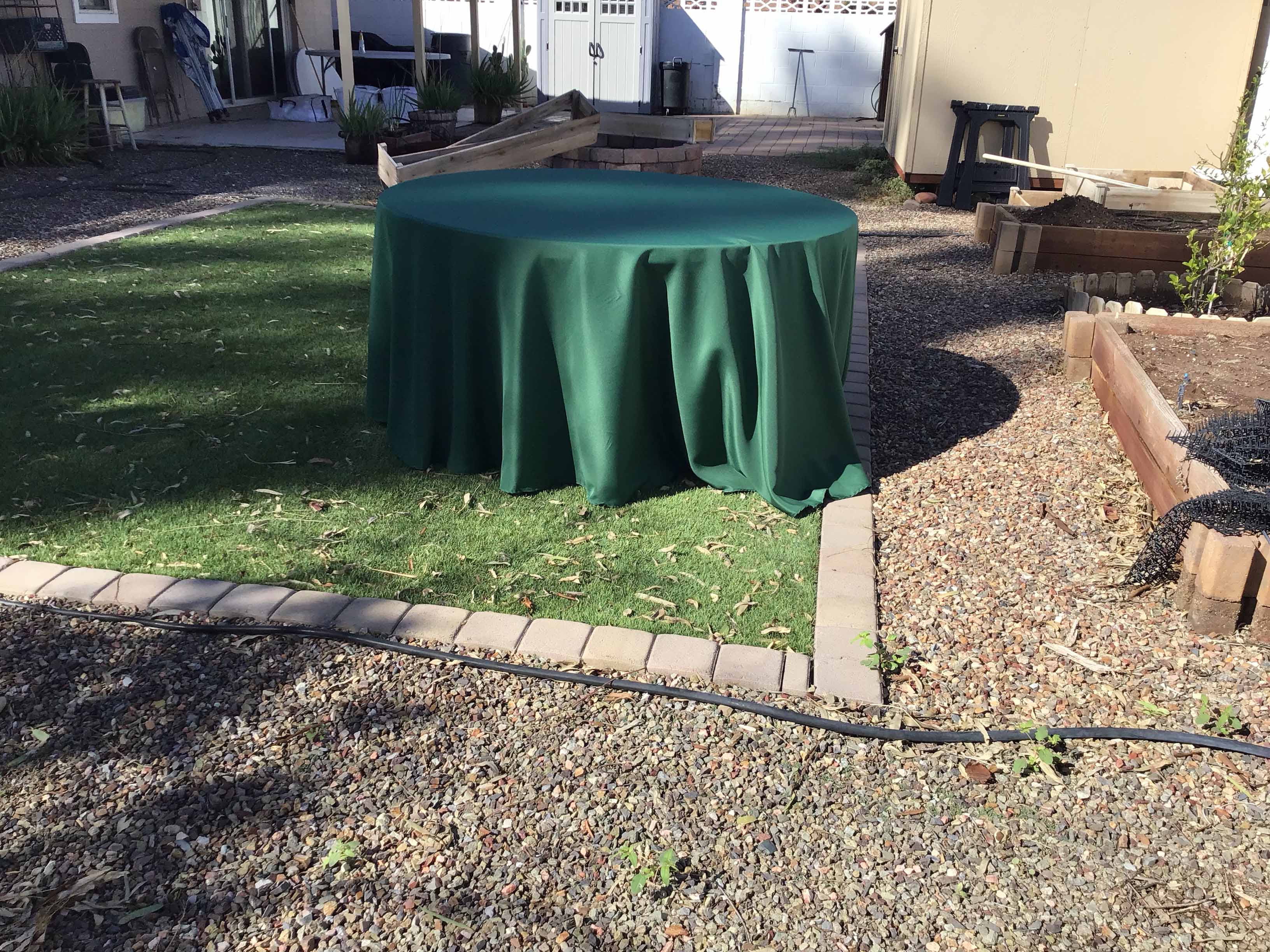 round tablecloths (forest green) - 120