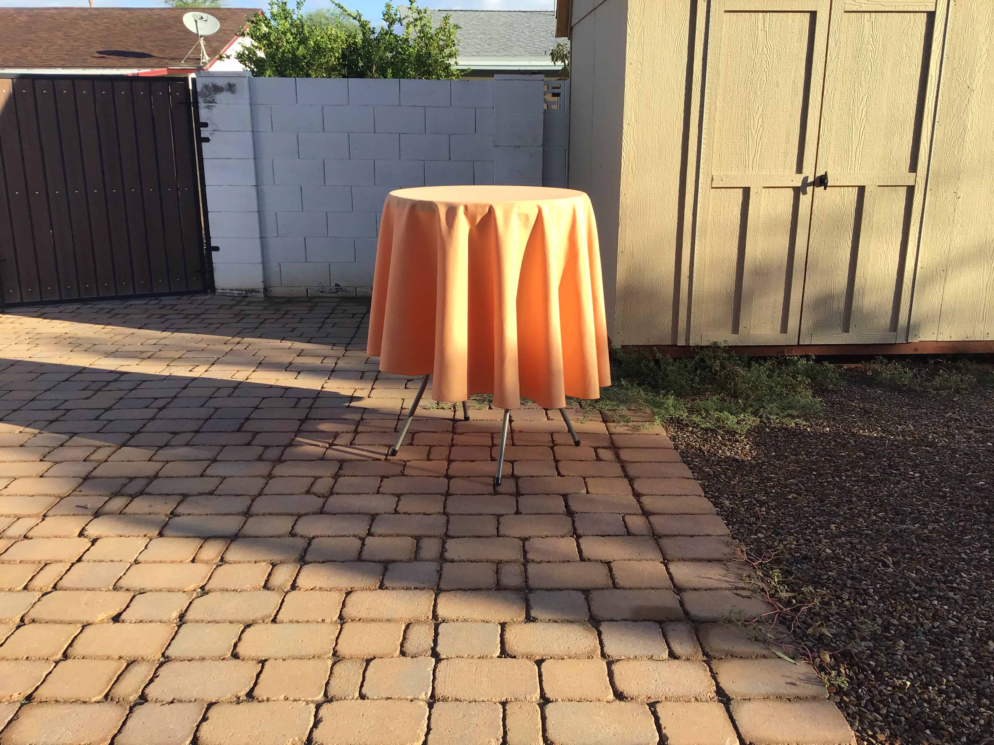 31 inch round pedestal tables