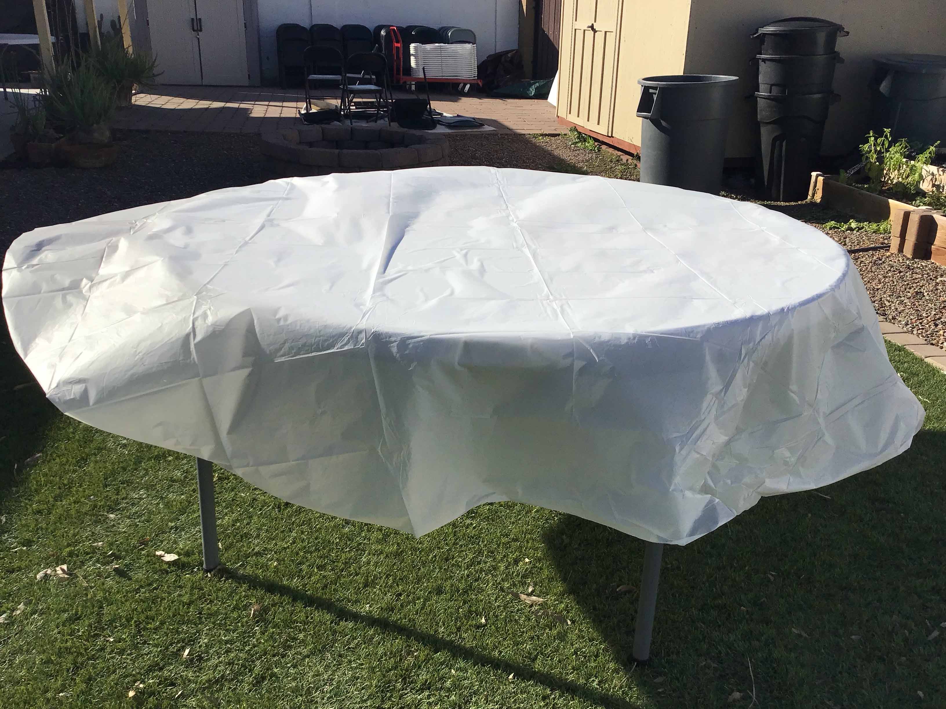 round tablecloth (white, disposable, plastic) - 84