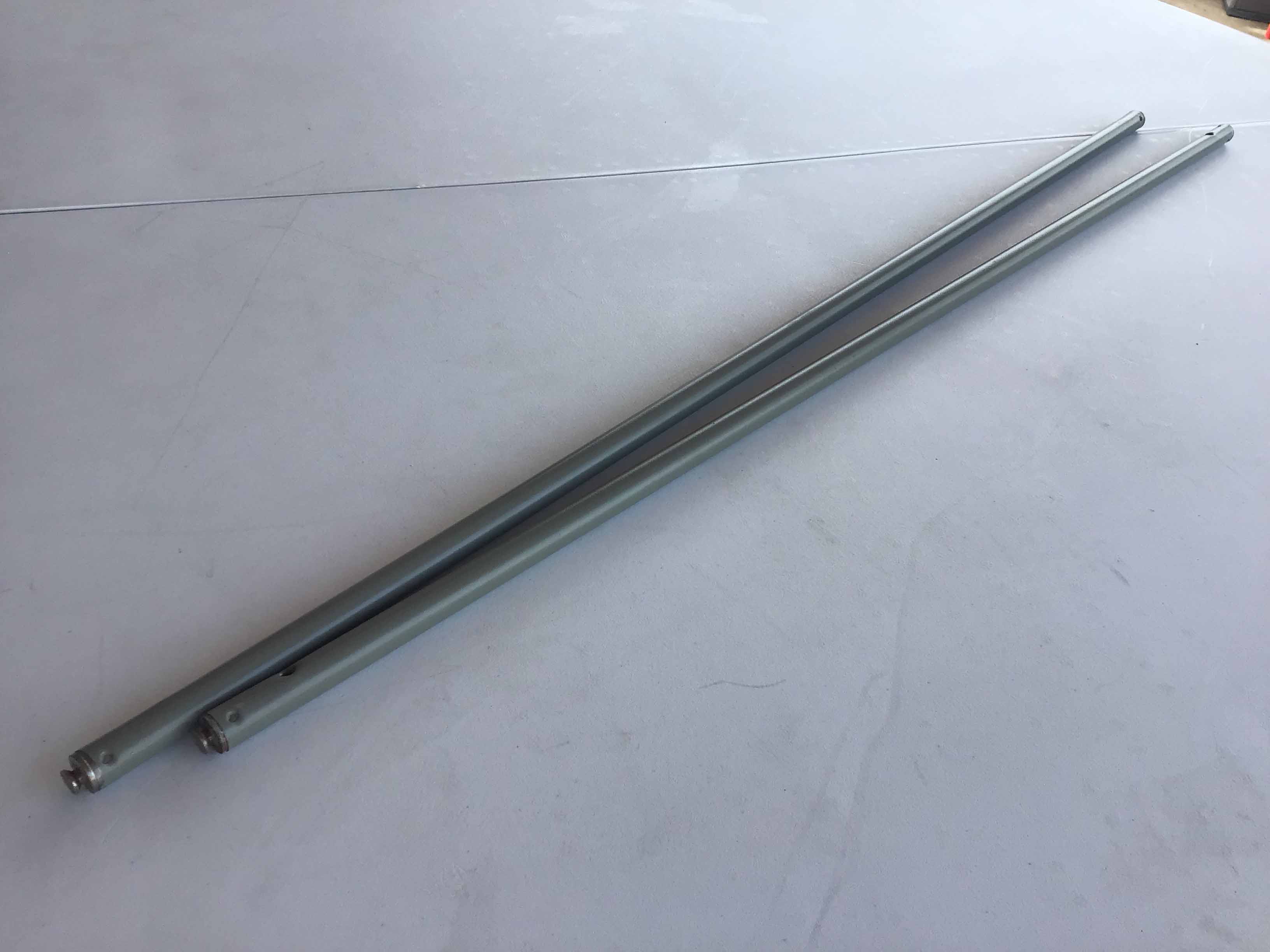 6 foot round tables (bifold)