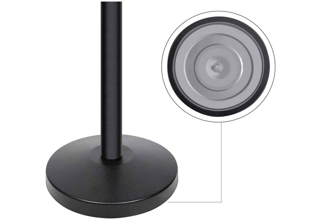 stanchion with 6.5 foot retractable belt