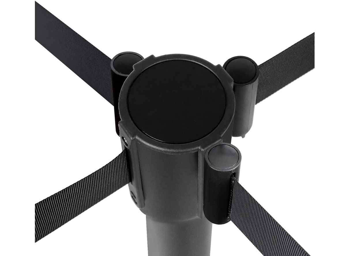 stanchion with 6.5 foot retractable belt