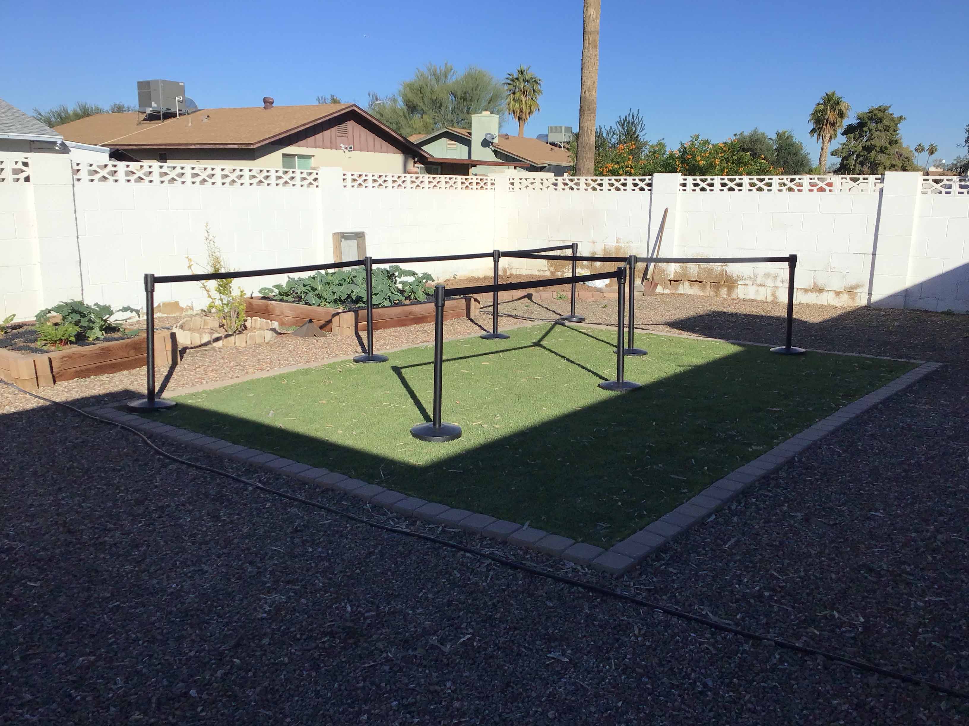 stanchion with 6.5 foot retractable belt