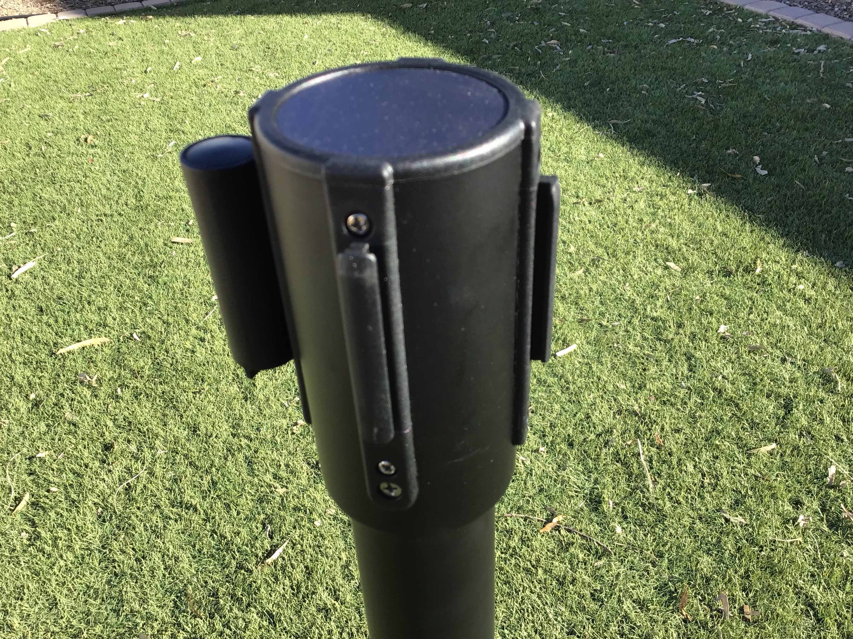 stanchion with 6.5 foot retractable belt