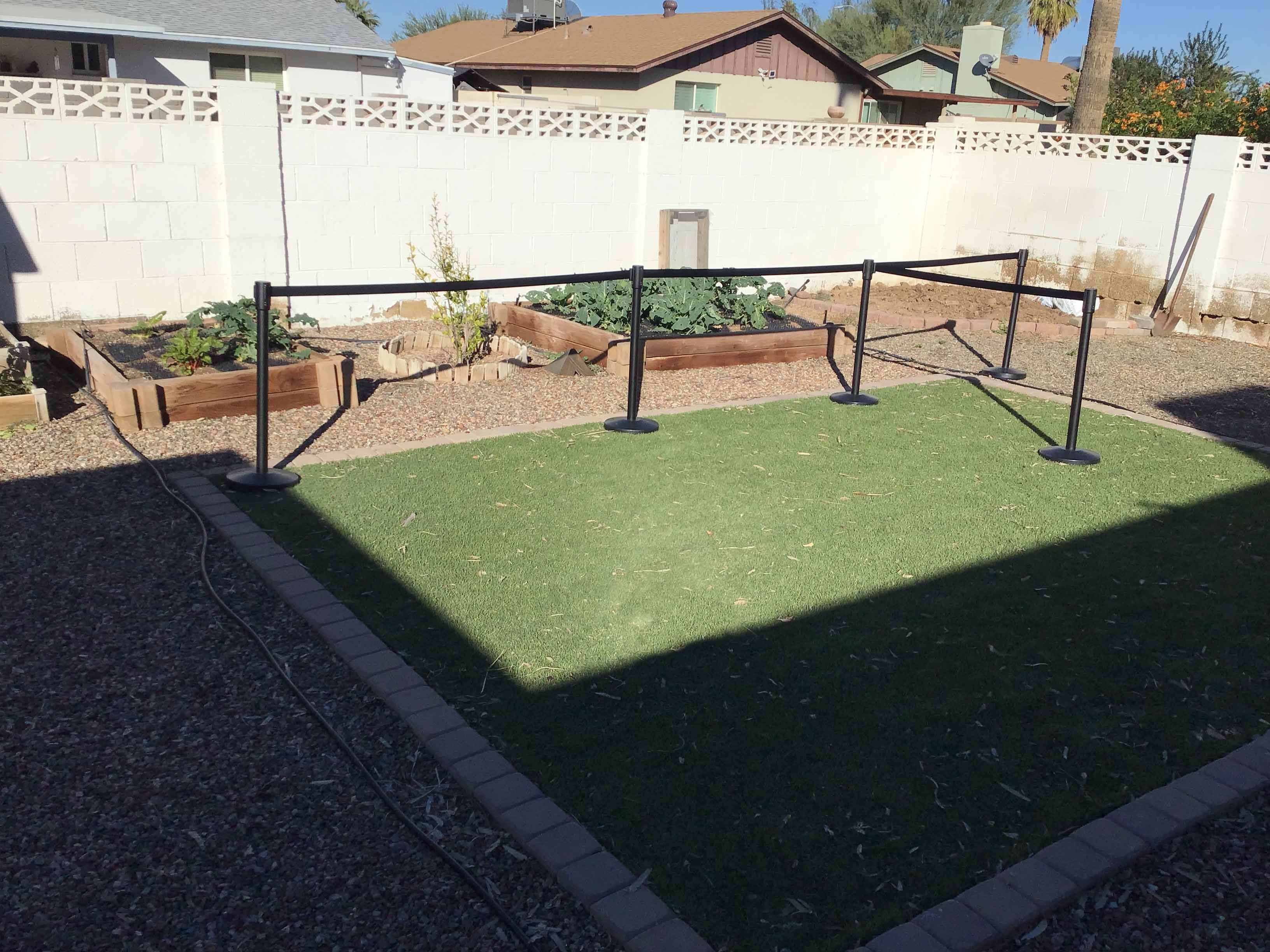 stanchion with 6.5 foot retractable belt