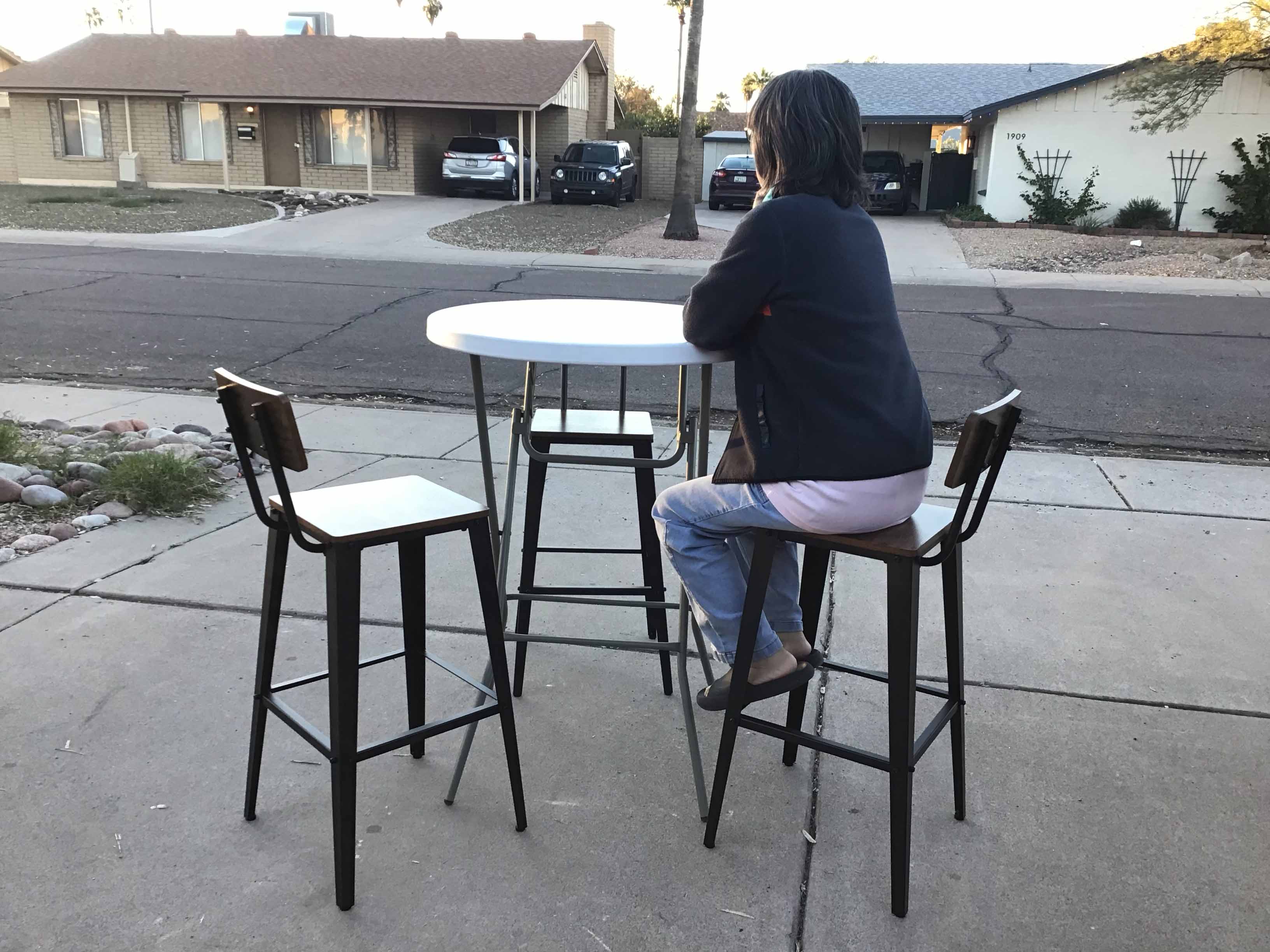 31 inch round pedestal tables