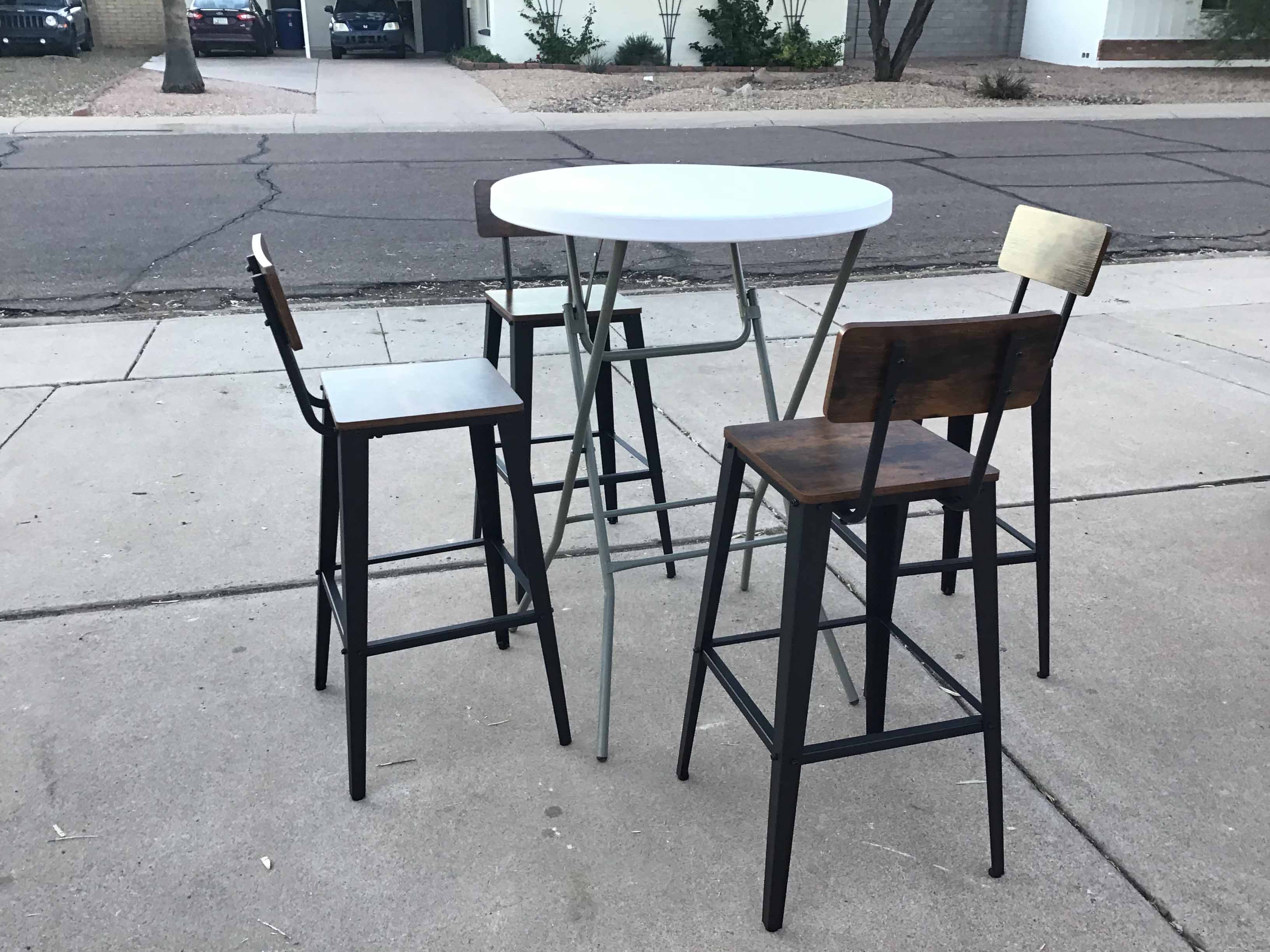 31 inch round pedestal tables