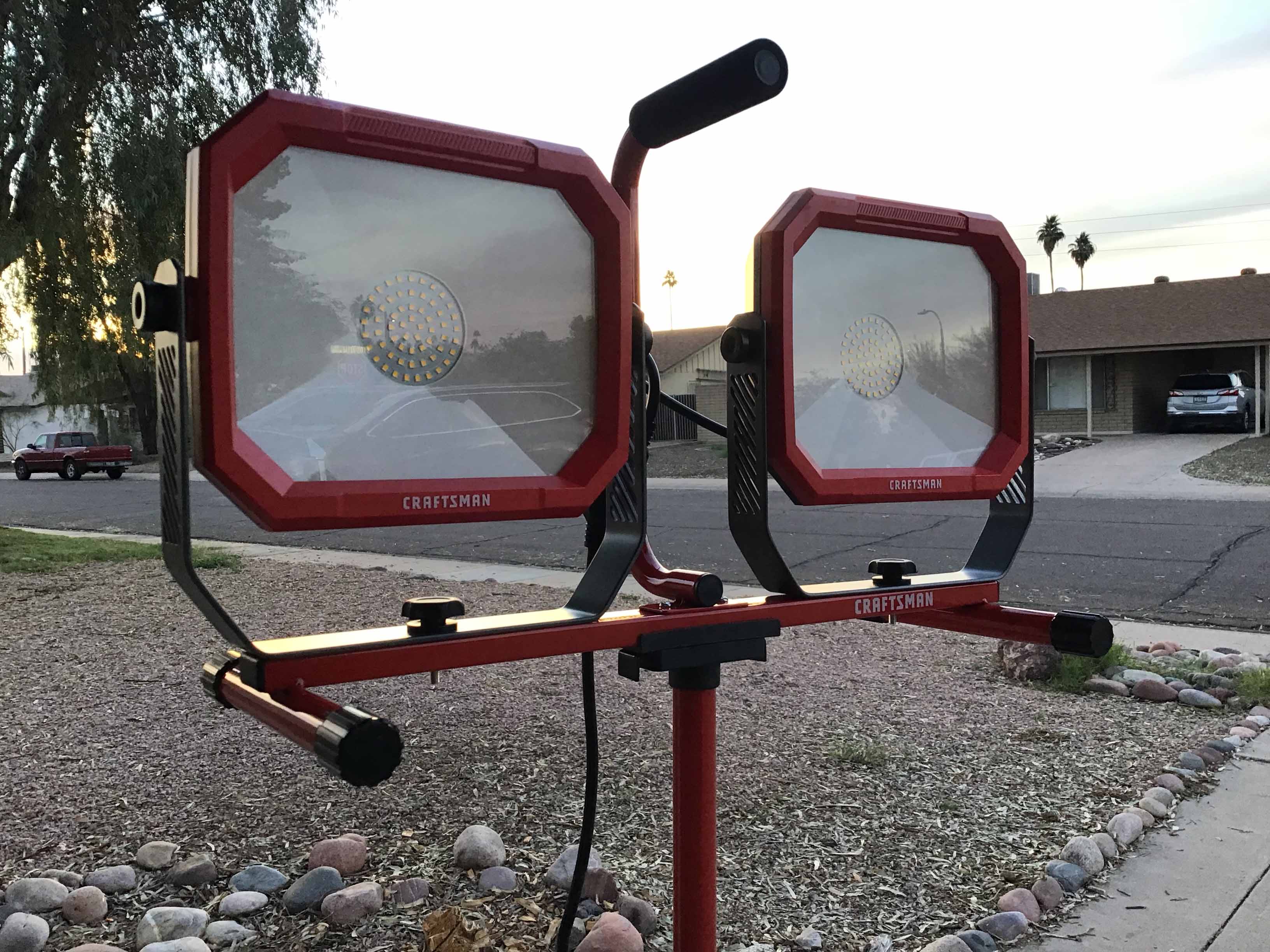 9000 lumens LED work light with tripod (Craftsman)