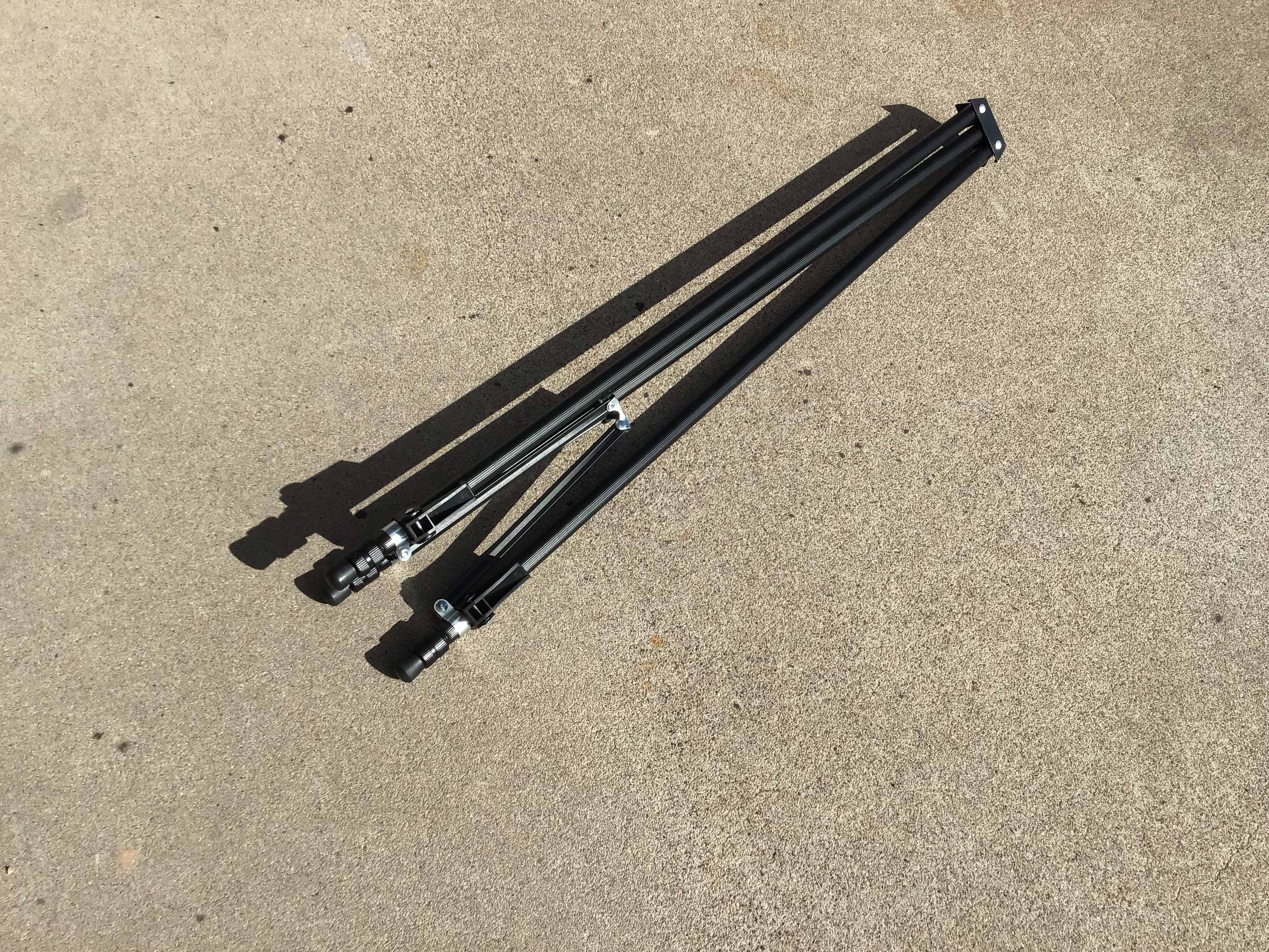 easel (black aluminum) - 36 to 66