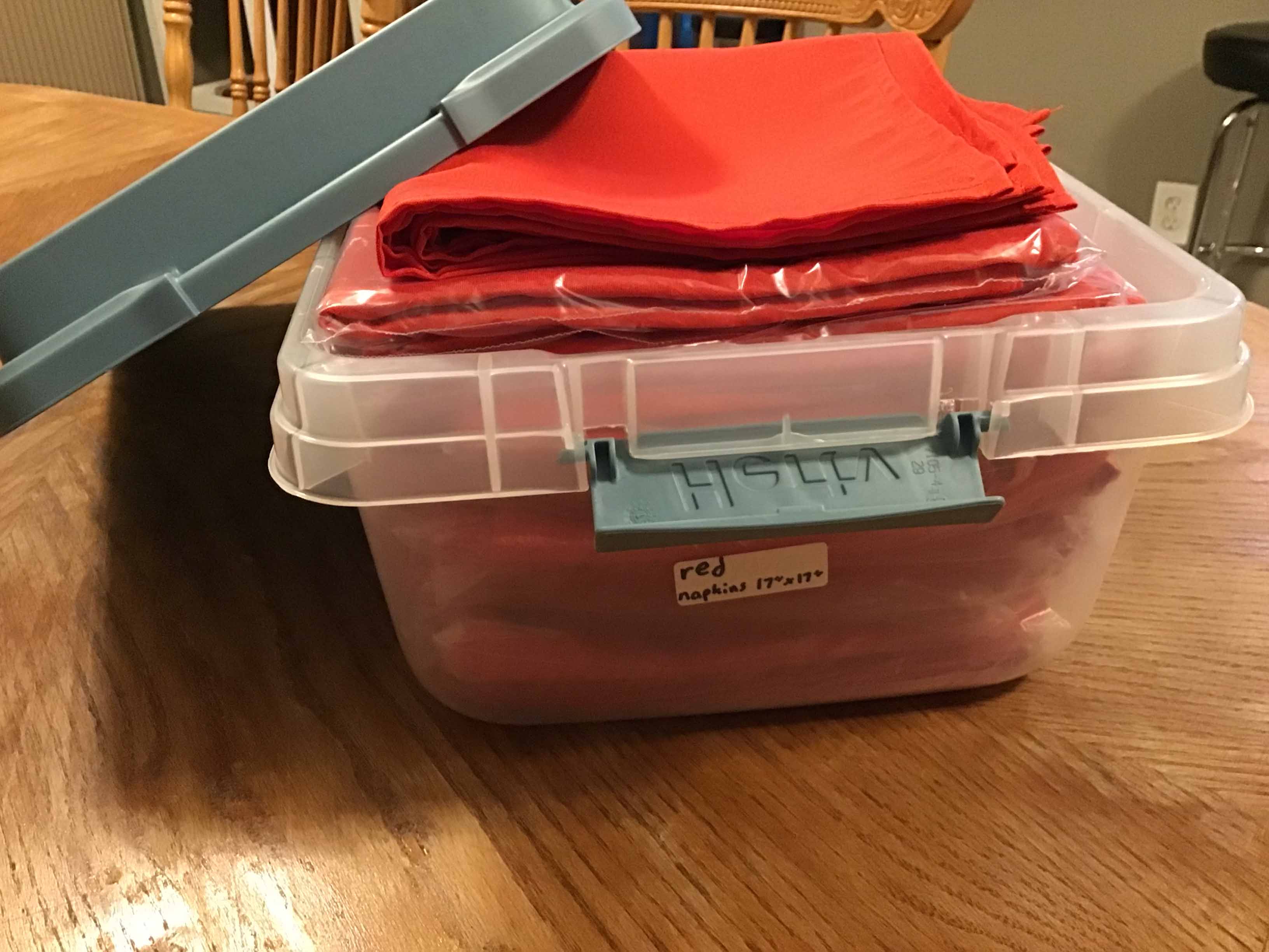 cloth dinner napkins (red) - 17 x 17