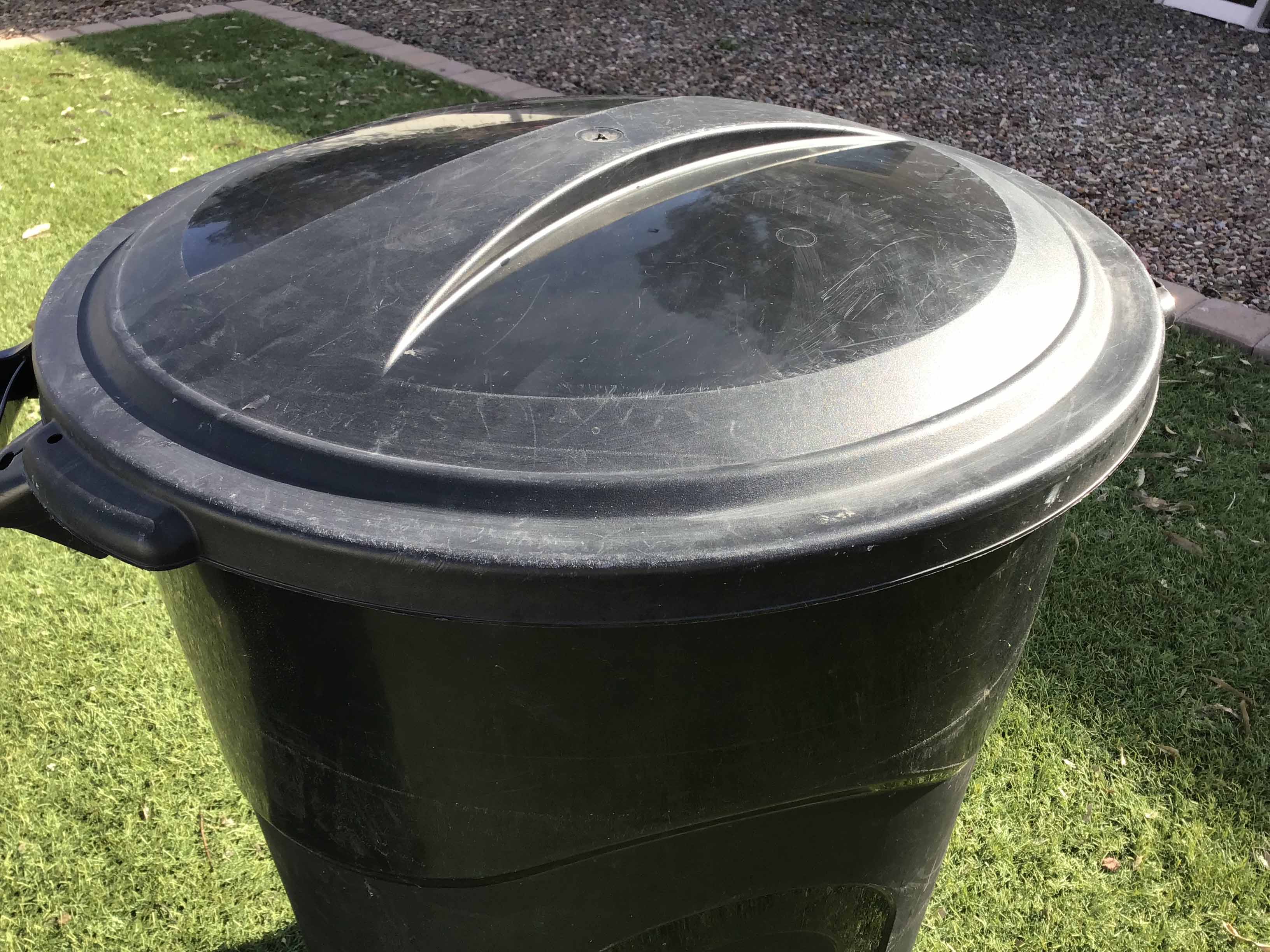 lid for 32-gallon trash can