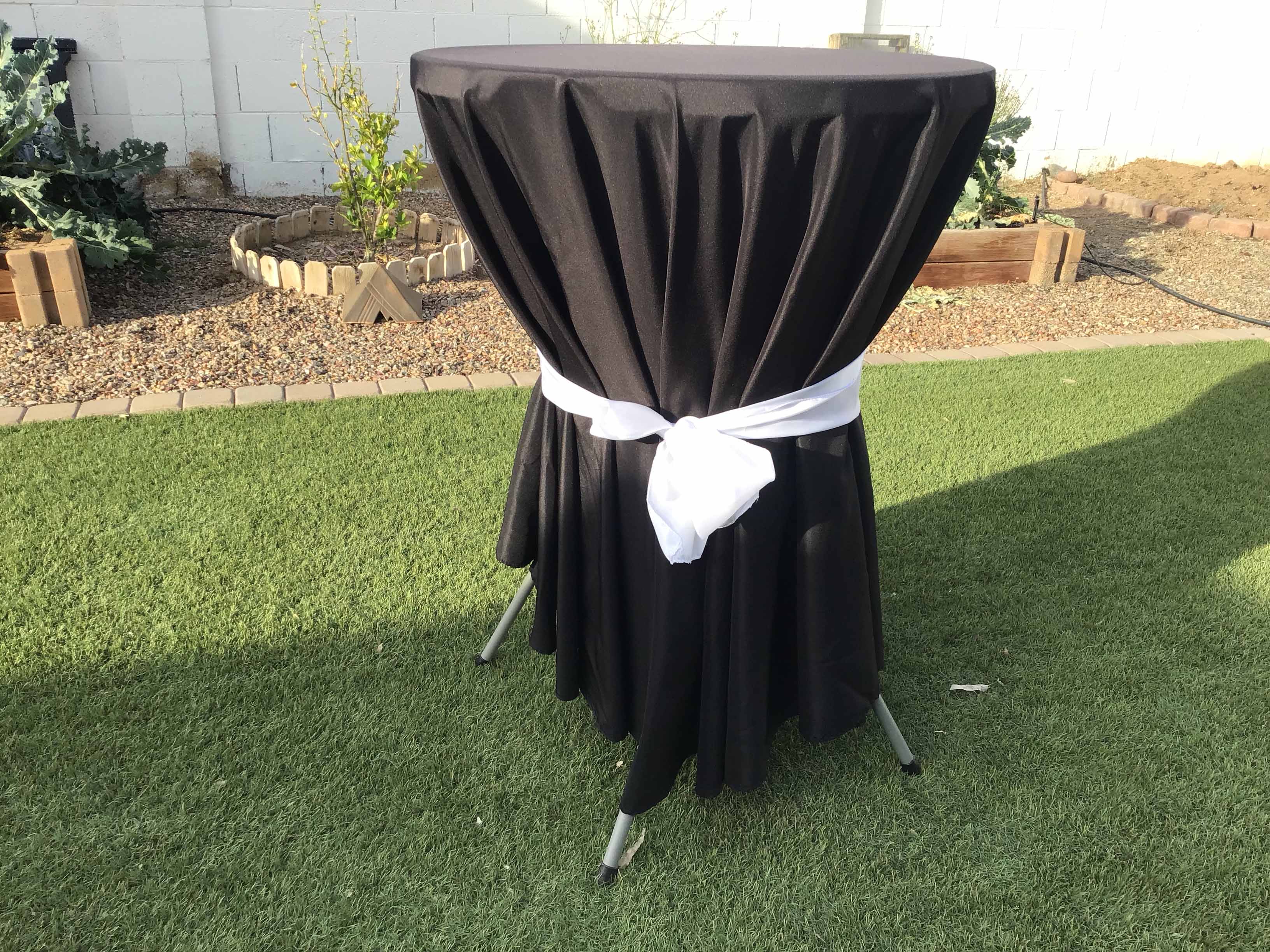 round tablecloths (black) - 108