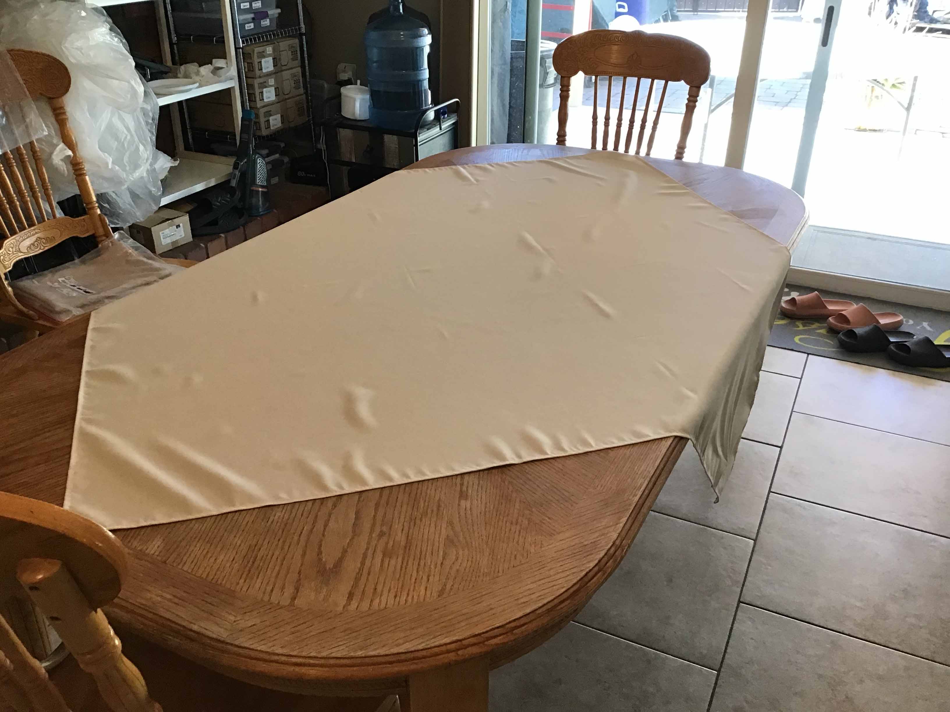 square tablecloths (beige) - 54