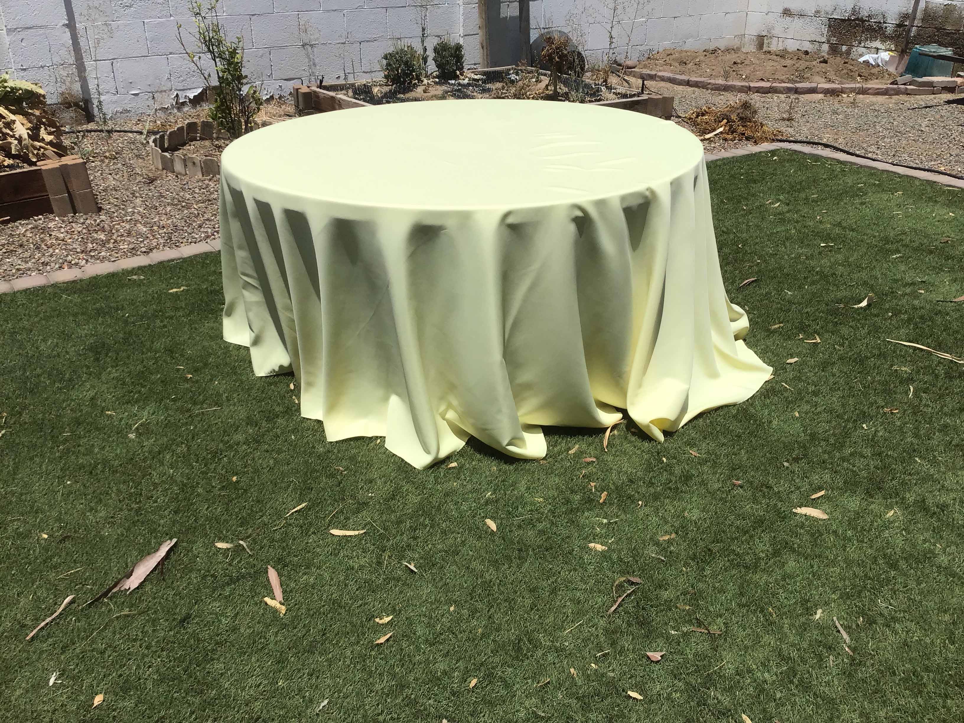 round tablecloths (butter) - 120