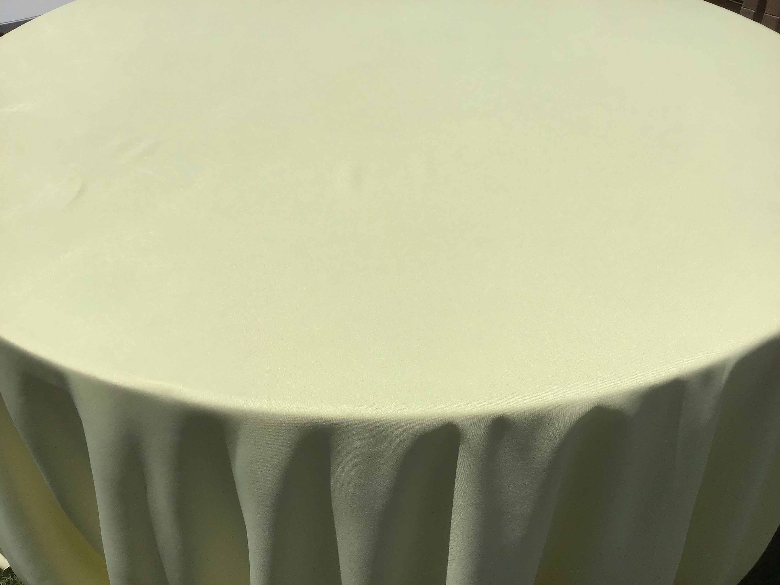 round tablecloths (butter) - 120