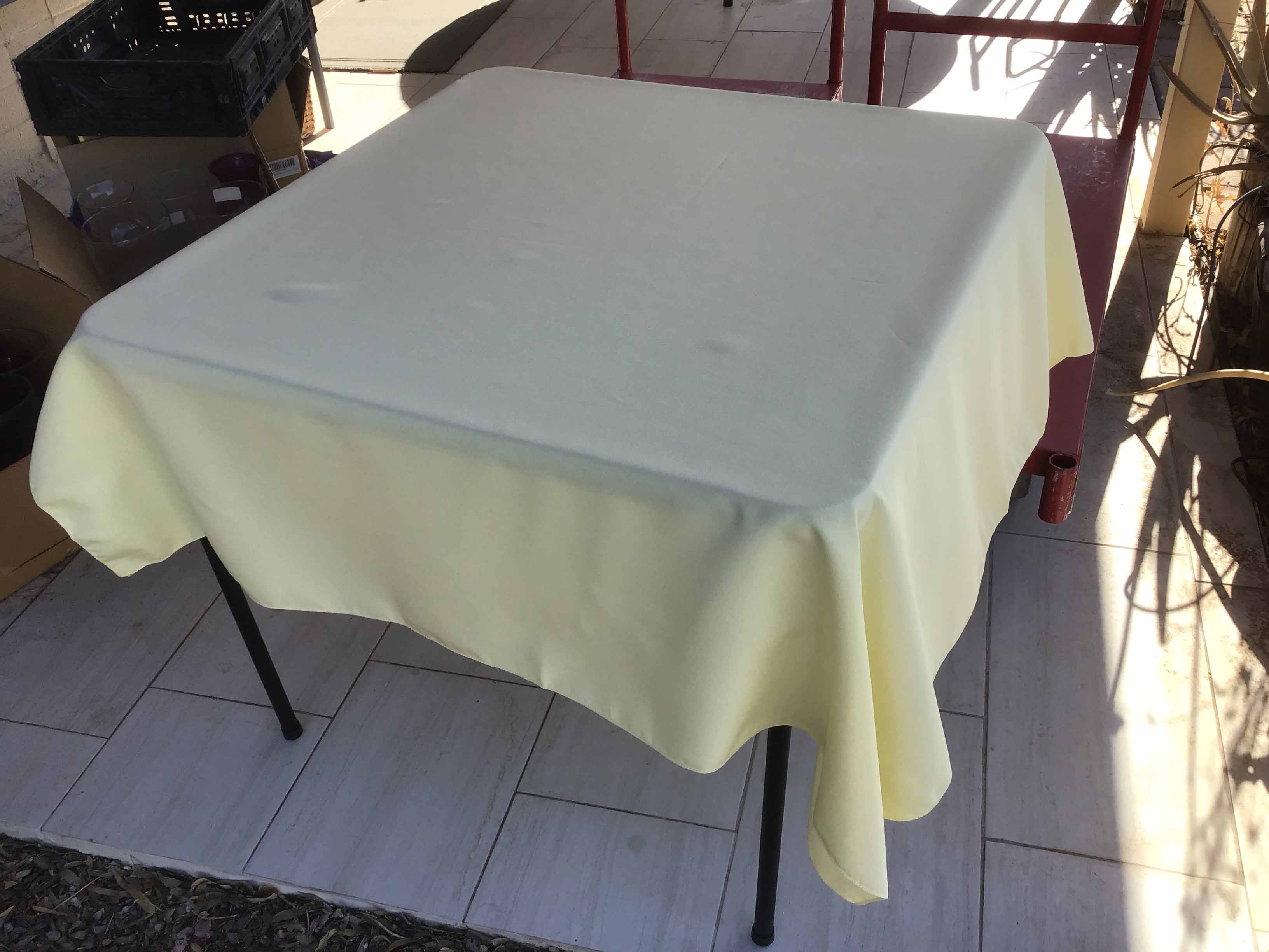 square tablecloths (butter) - 54
