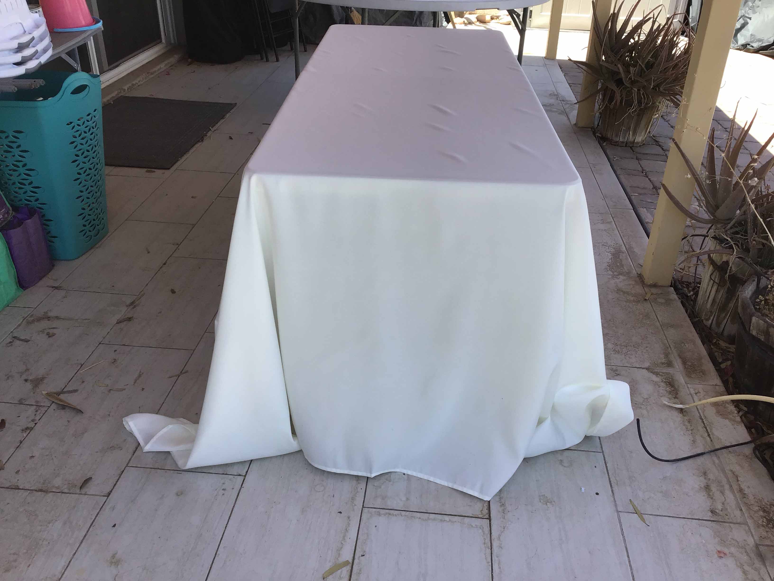 rectangle tablecloths (ivory) - 90 x 132