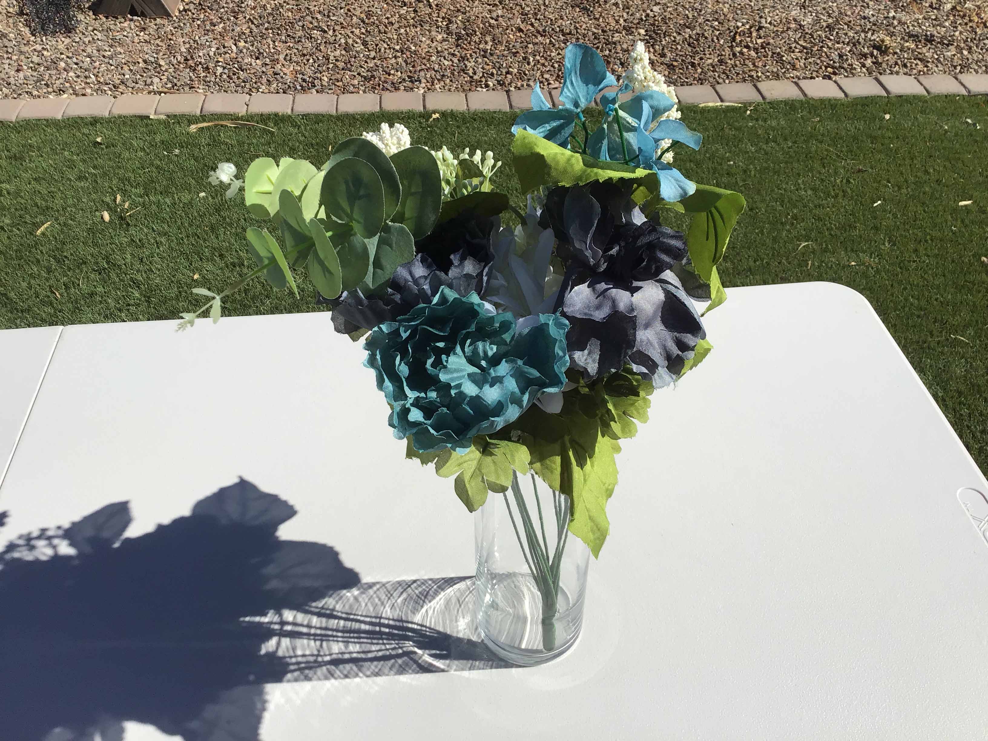 cylindical glass vase - 9 x 3.25