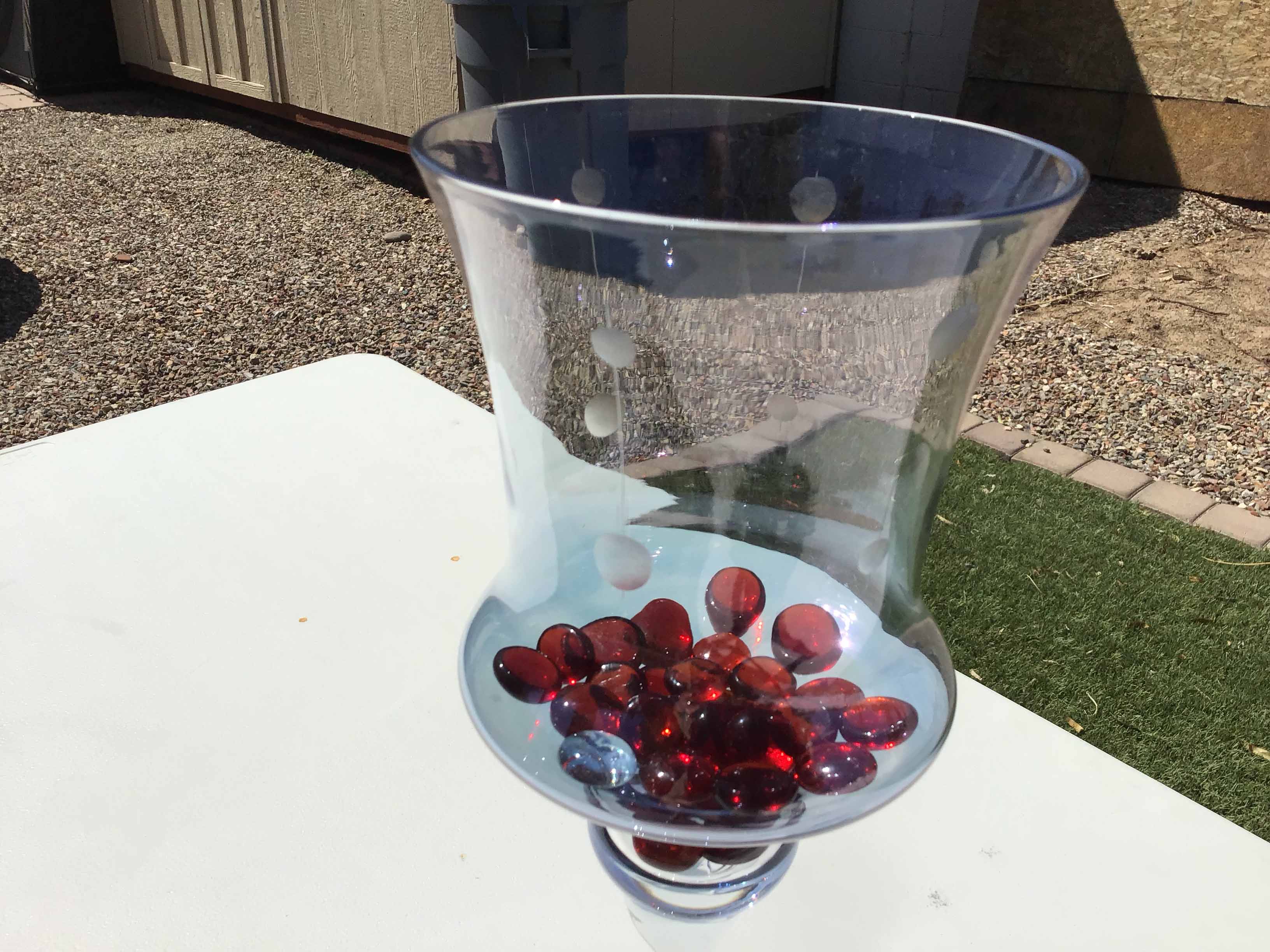 twisted stem glass vase / candle holder (16 x 5)