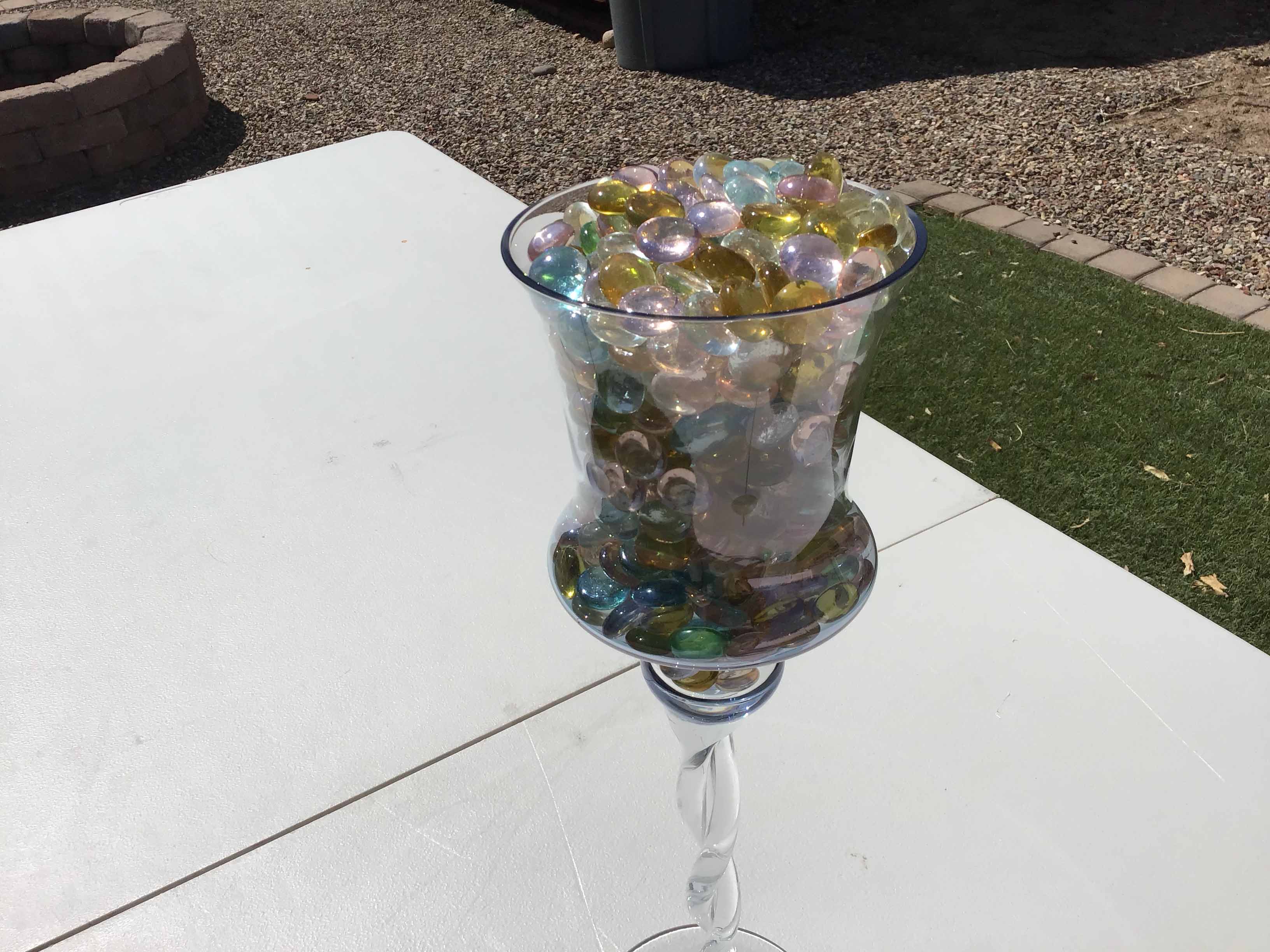 twisted stem glass vase / candle holder (16 x 5)