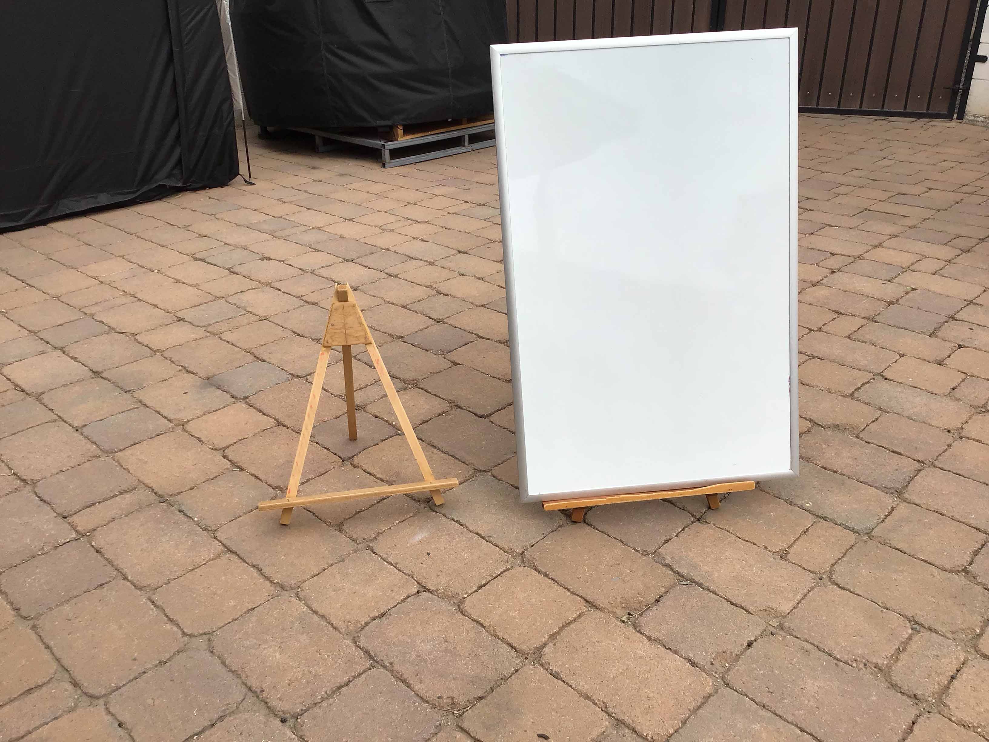 table top easel (wood) - 18