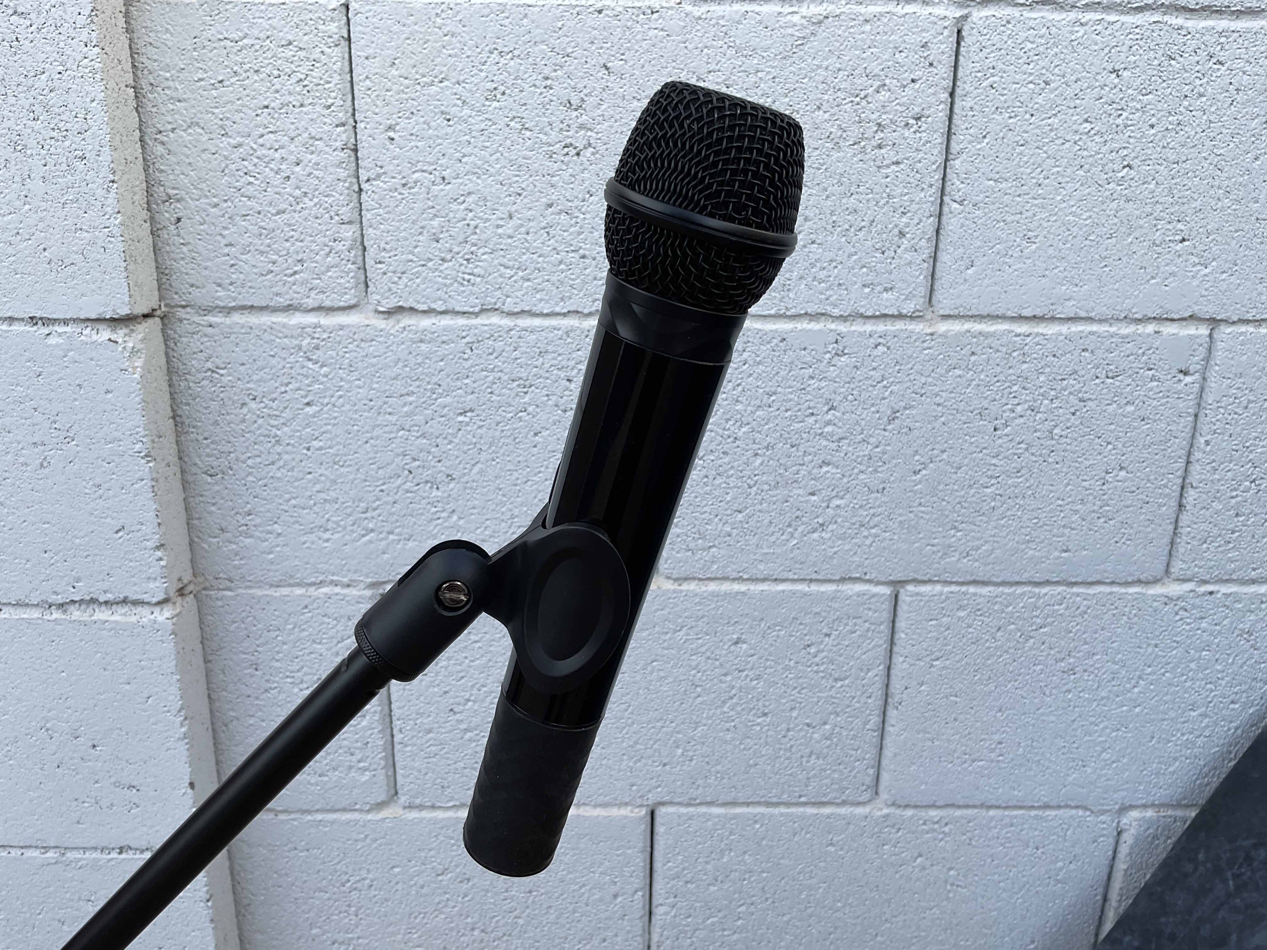 tripod microphone stand