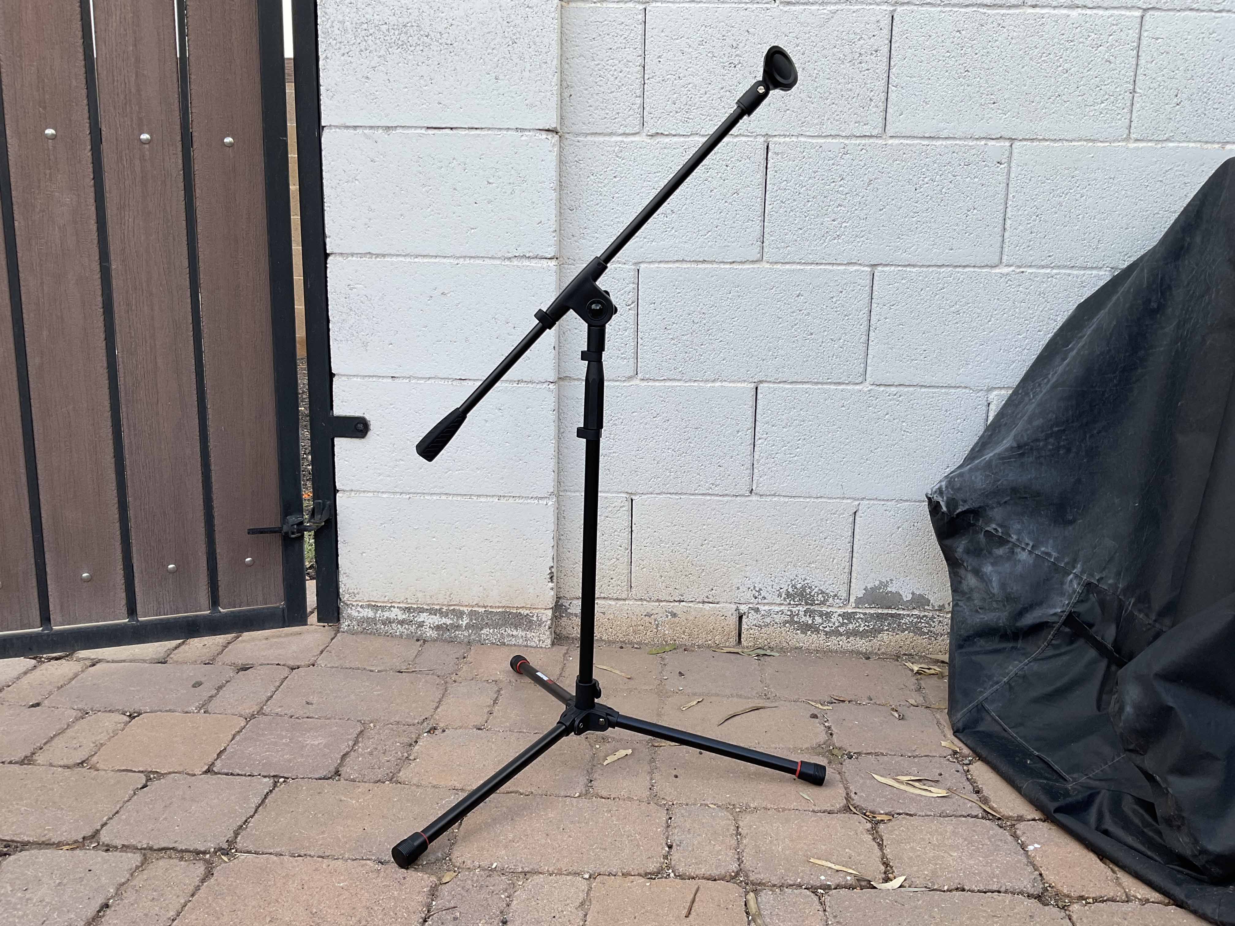 tripod microphone stand